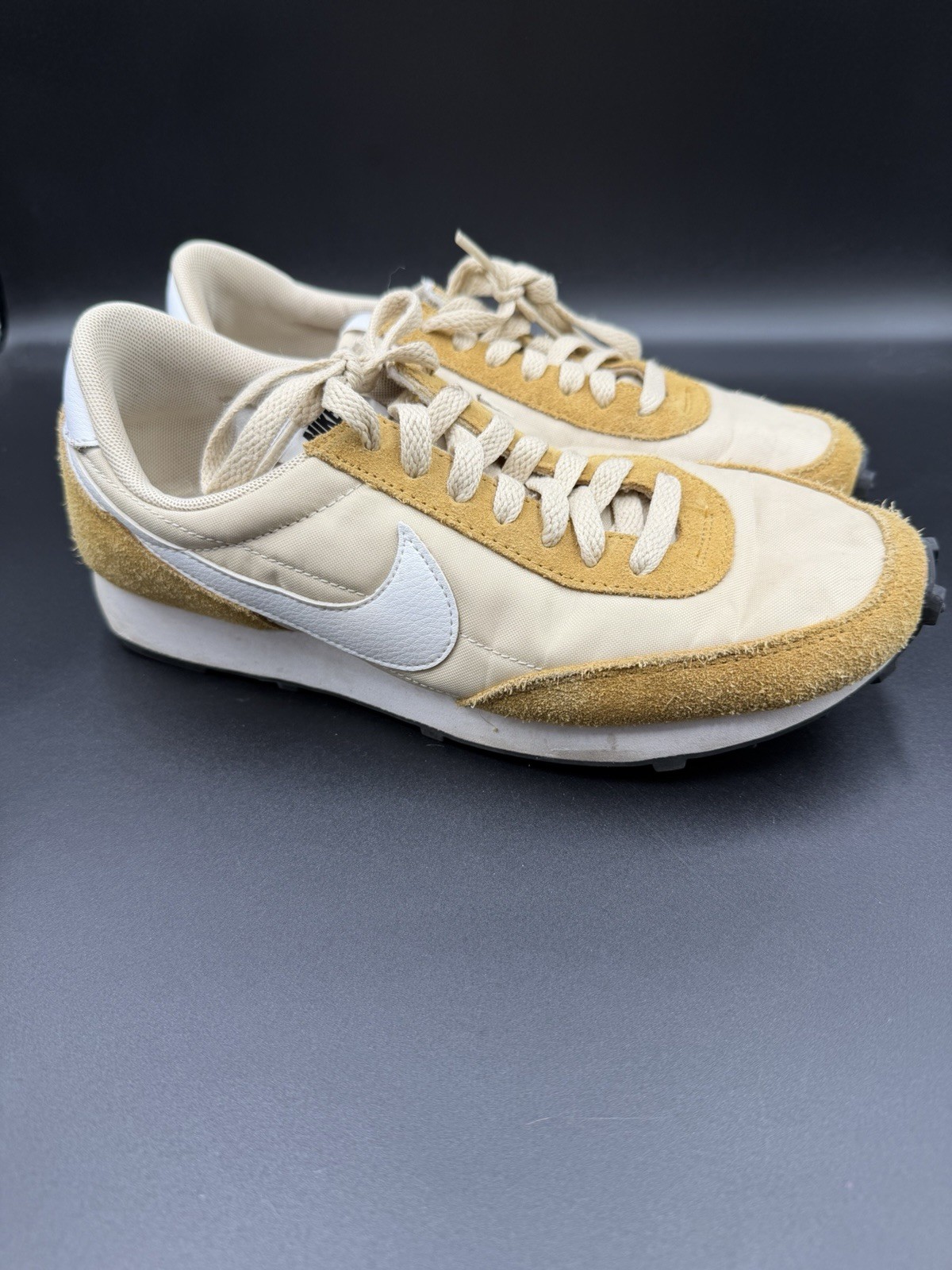Nike Womens Daybreak Shoes Sneakers – RATTAN Yellow Size 7.5 No soles