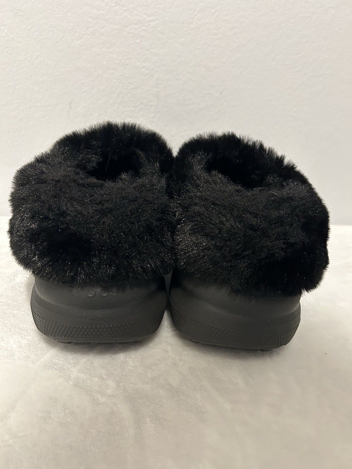 Crocs Furever Crush Lined Platform Clog Black Faux Fur Women’s 7 Men’s 5