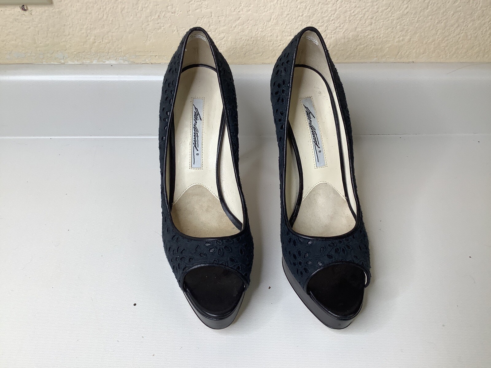 Nicolas Kirkwood Lace Eyelet Platform heels 39.5