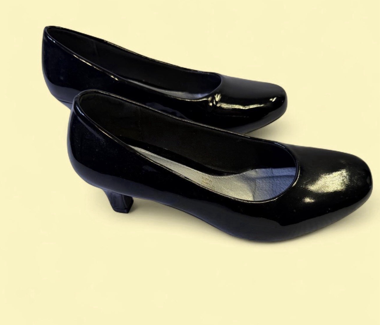Black Angel Flex patent leather kitten heel pumps Size: 8W