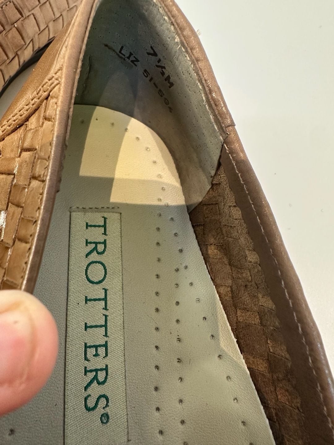 New! Trotters Liz Women’s Woven Brown Leather Loafers