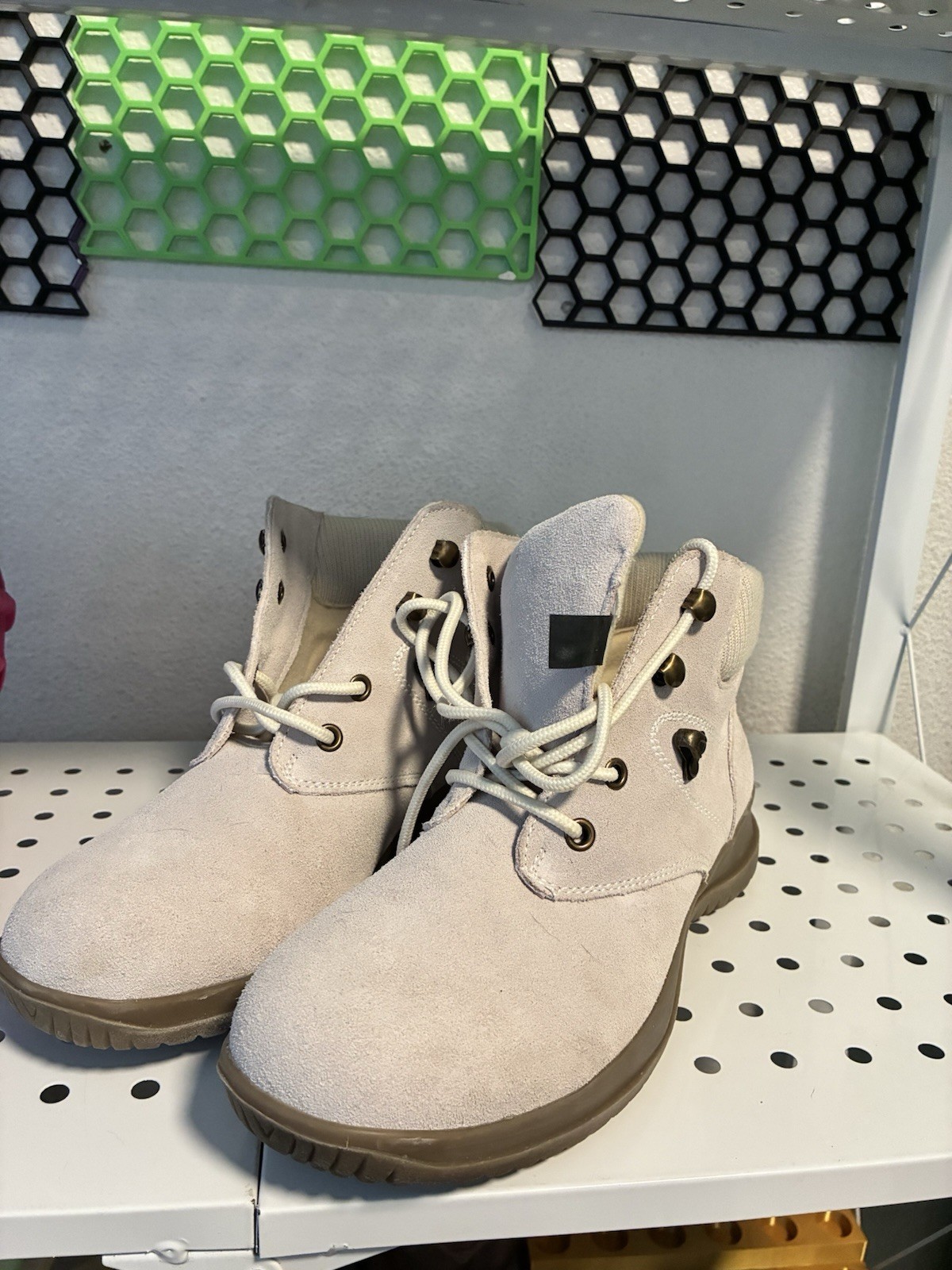 Wanderlust Boston Beige Suede Lace-Up Ankle Booties Round Toe Women’s 8M