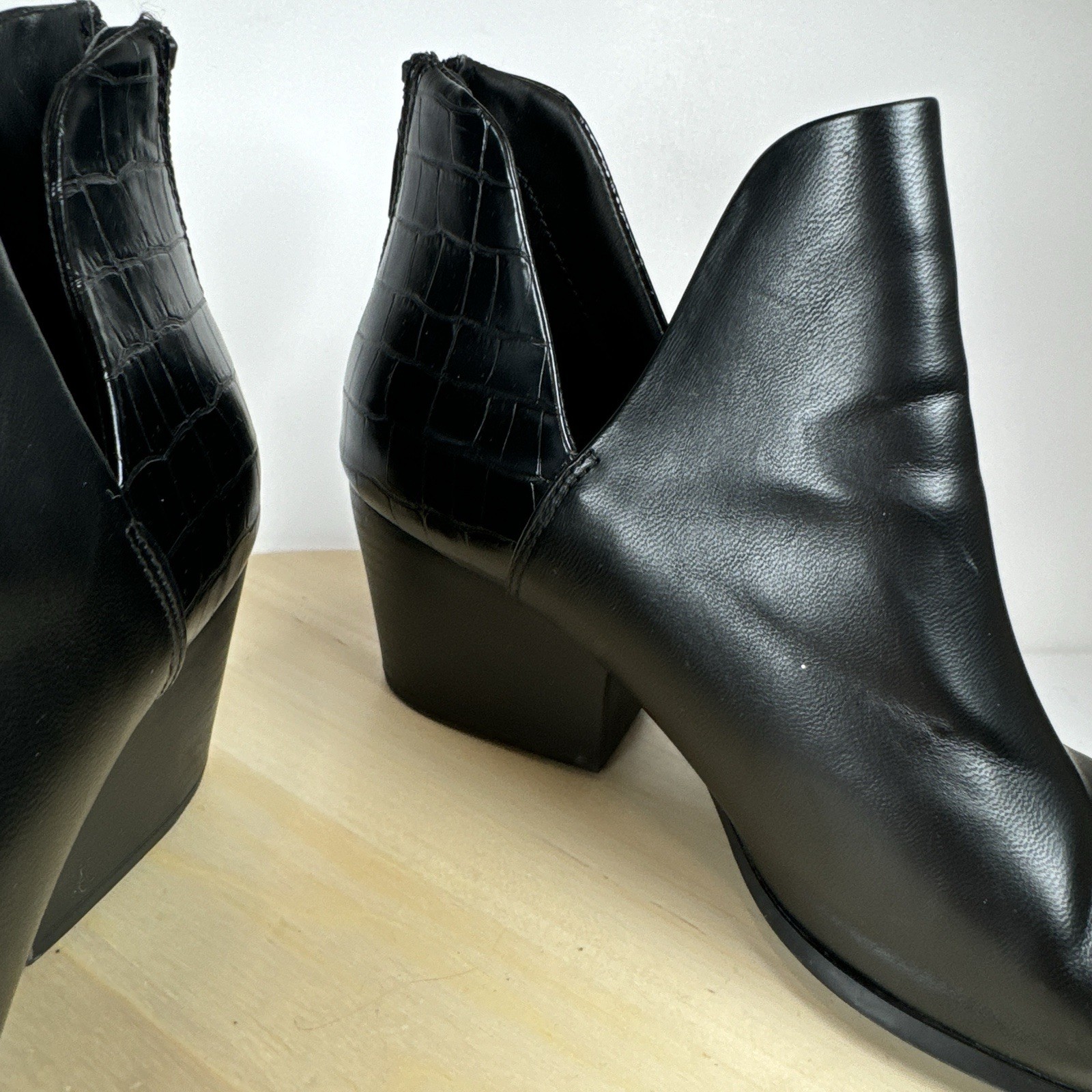 SO Black Faux Leather Croc Back Ankle Barb Boots Size 9 Block Heel Booties 2.5in