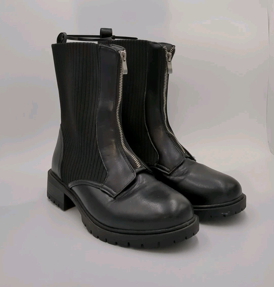 Torrid Chelsea Boots Front Zip Black Size 9.5 WW EUC