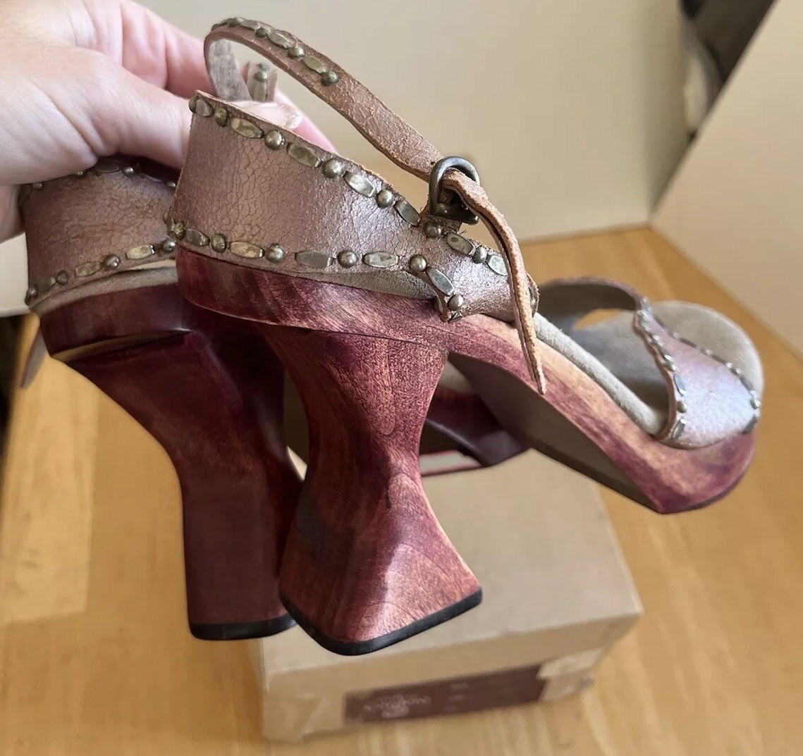 Calleen Cordero studded Kaia Metallic leather Wood Hourglass Heel Sandals Sz 5.5