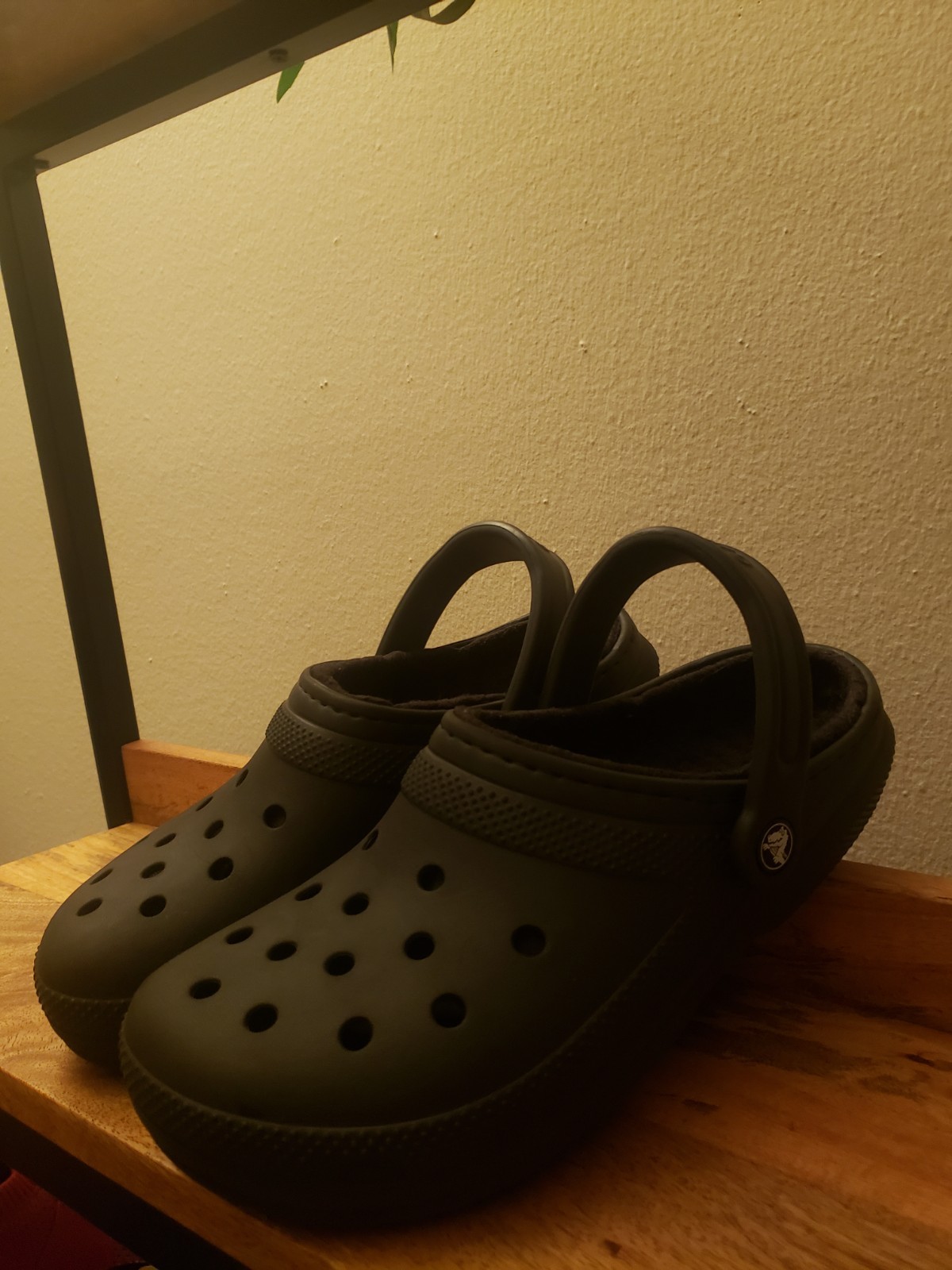 Crocs Classic Dual Comfort Clogs, Slip-On, Black, Logo Strap, Woman’s 9, CLEAN!