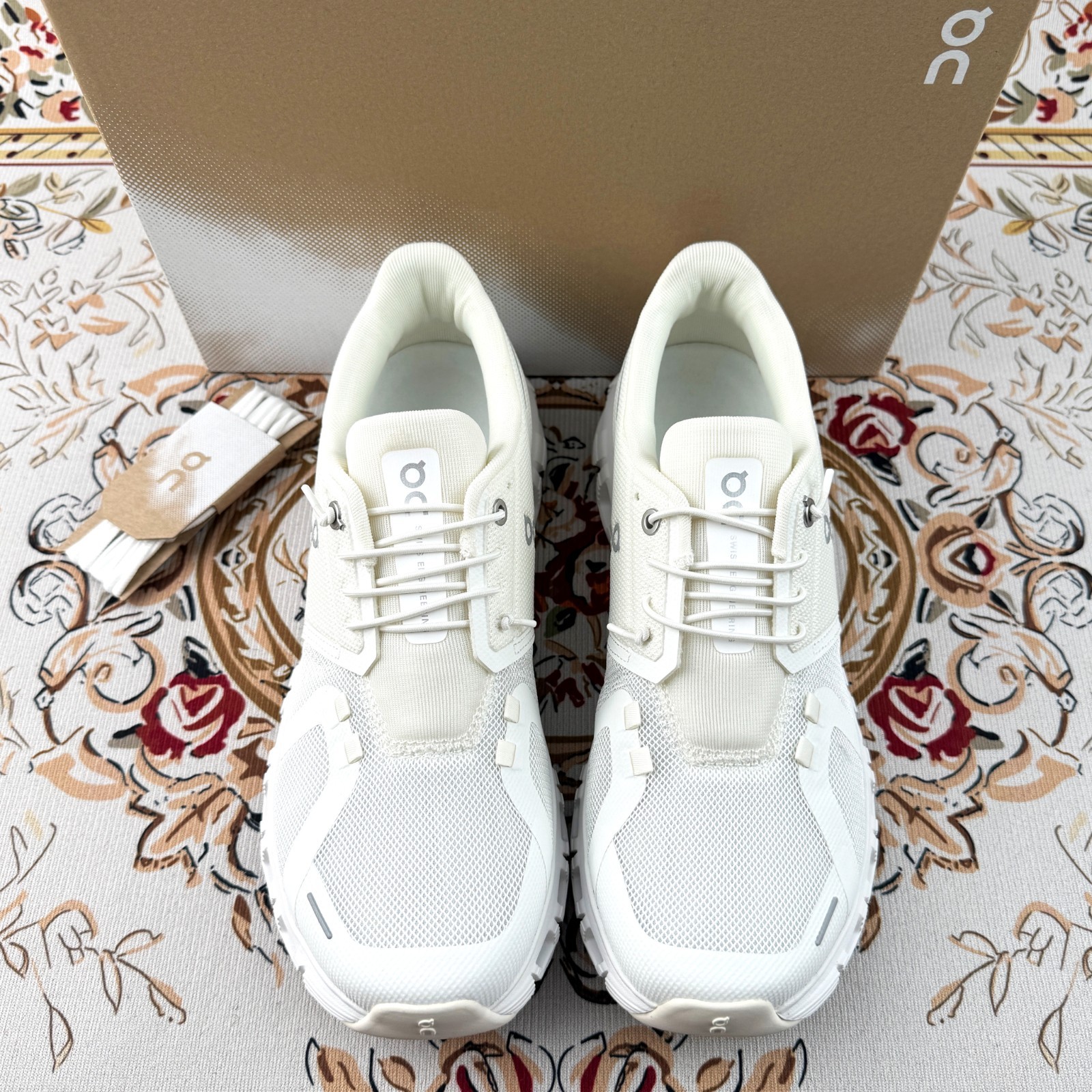 NEW On Cloud 6 White|White woman’s Sneakers/3WF10061200 US 6-9.5