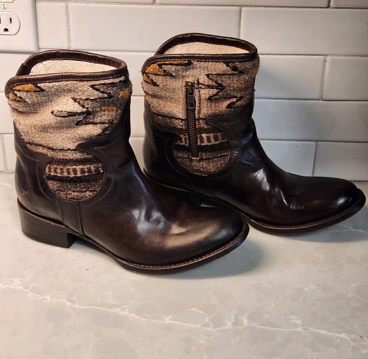 Beautiful FREEBIRD by STEVEN ~ Women’s «Shine» Ankle Boots ~ Size 9