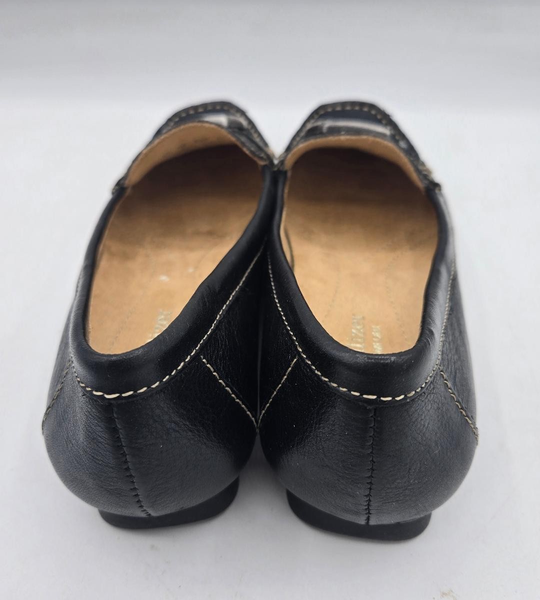 Naturalizer Womens Sophie Black Flat Shoes Size 4M