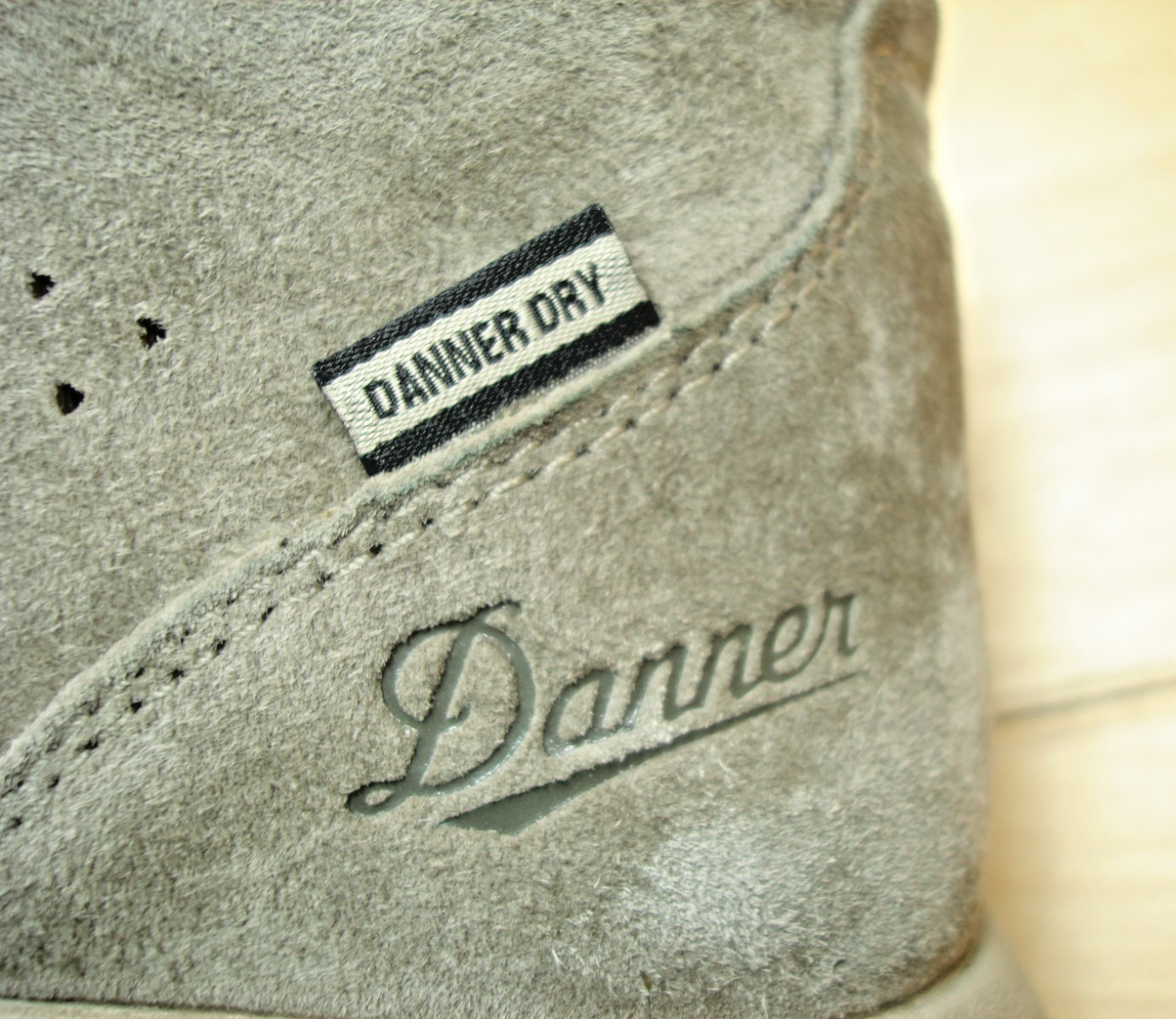 Women’s Sz 7 DANNER INQUIRE 4″ Chukka Hiking Trail Boots, Gray Suede LITE WEAR!