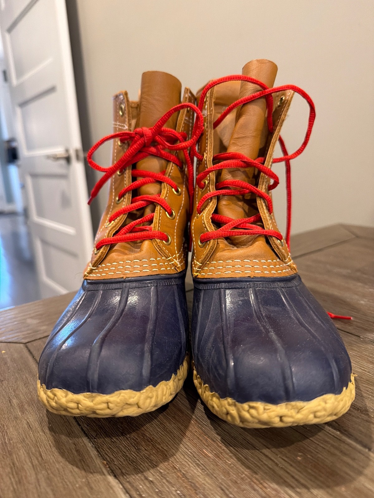 L.L.BEAN Classic 8″ Unlined Tan Leather Navy Blue Waterproof Duck Boot Women’s 7