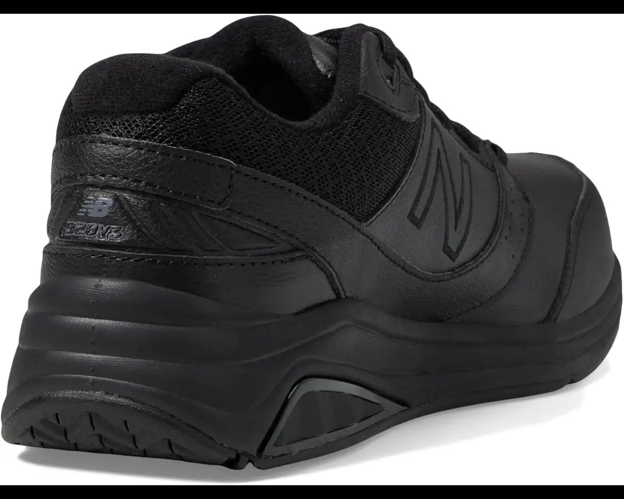 Size 8.5 – New Balance 928v3 ( Model WW928BK3 ) Black – Medium / Standard Width