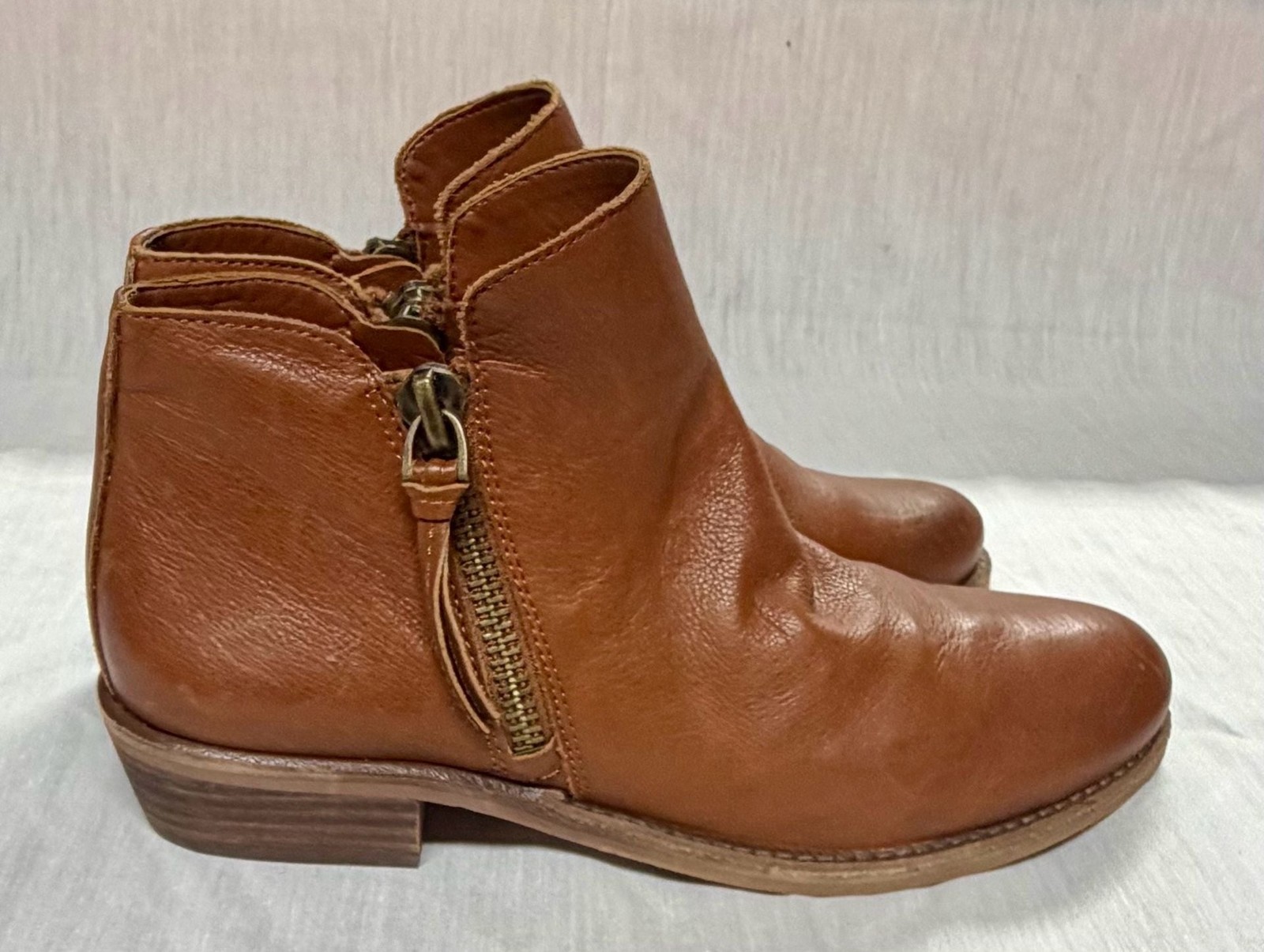 Gianni Bini Women’s Brown Leather Side-Zip Ankle Boots