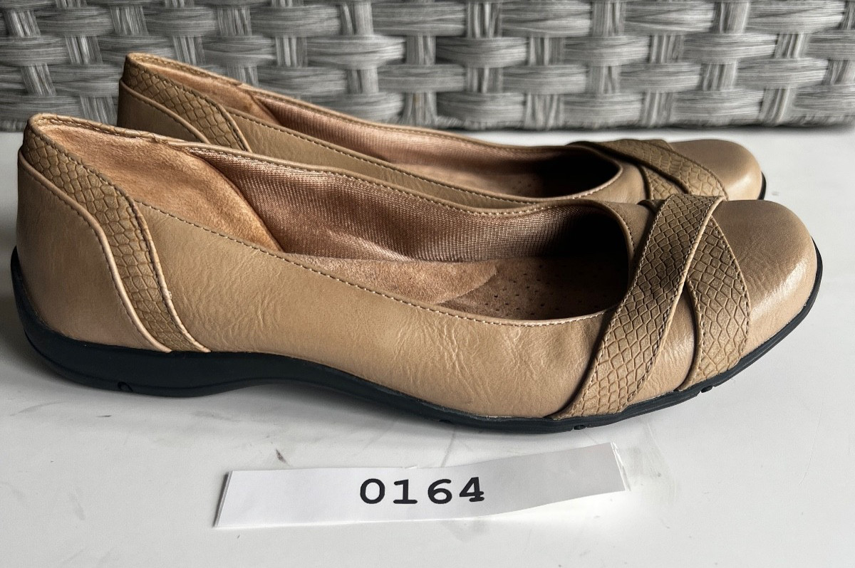 Life Stride Soft System Pull On Shoes Women’s Size 6 M Flats Beige