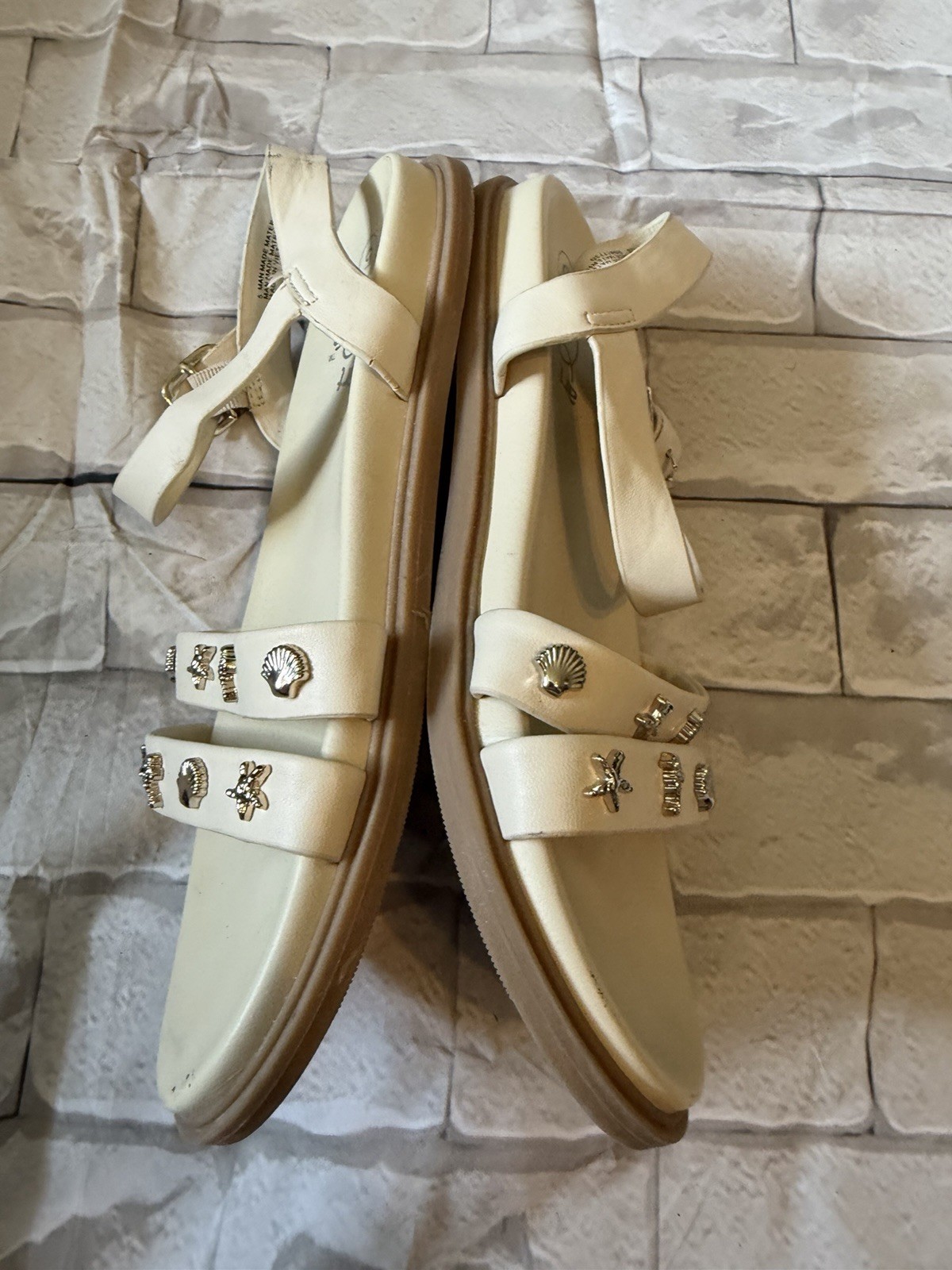art class Women’s White Strappy Studded Buckle Ankle Strap Sandals US 5