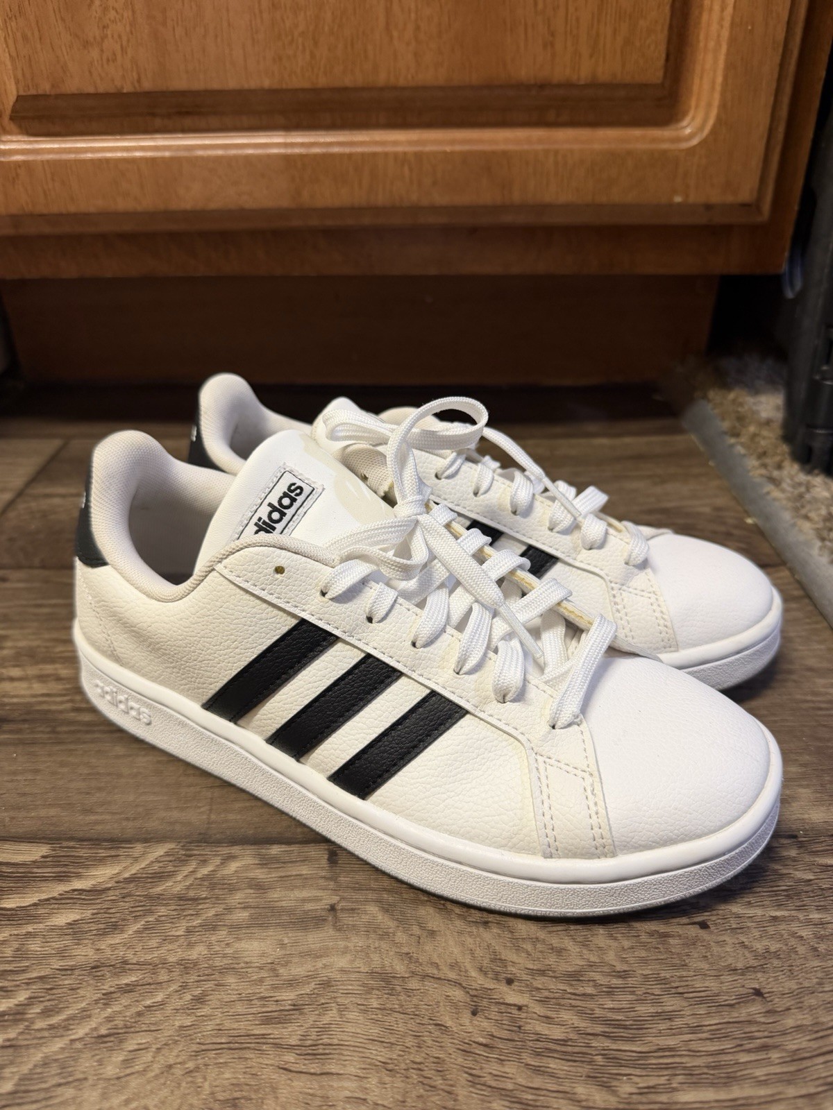 adidas Grand Court White/Black Men’s Low Top Lace-Up Sneakers 7.5US 6UK