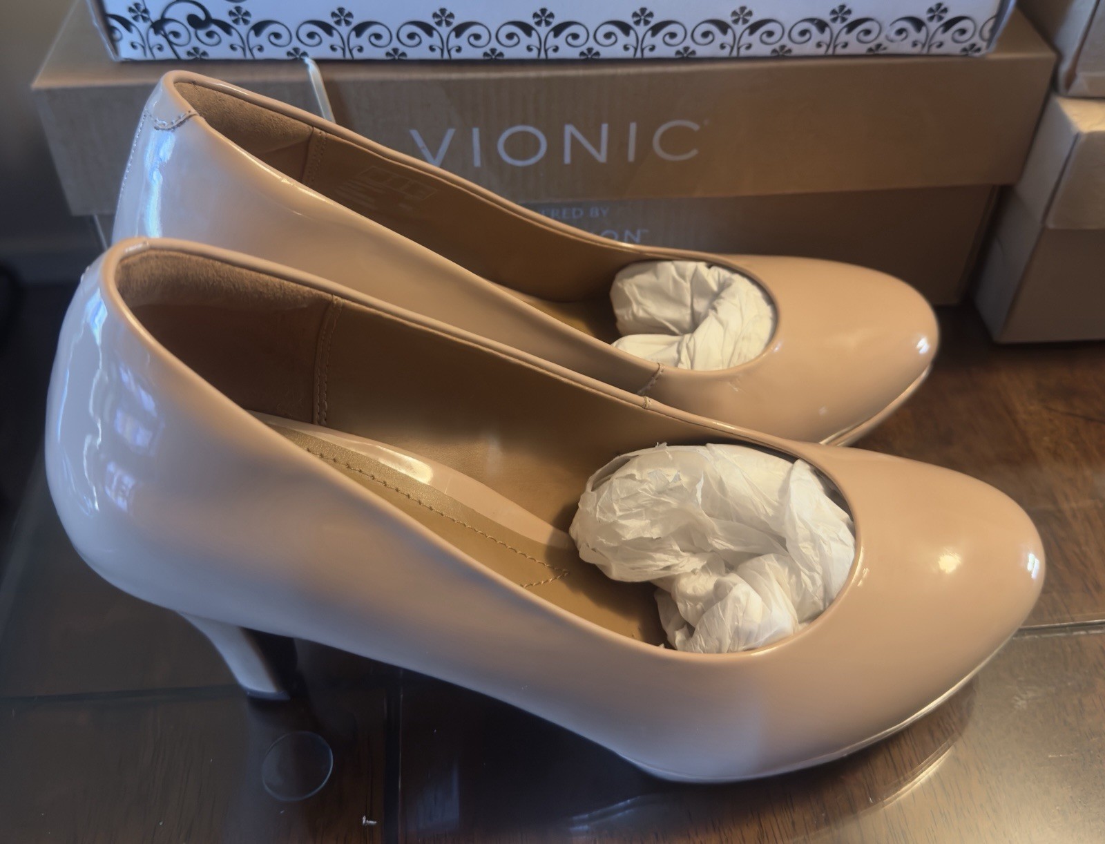 Clarks Women’s Nude Synthetic Pumps Round Toe Slip-On US 9 M