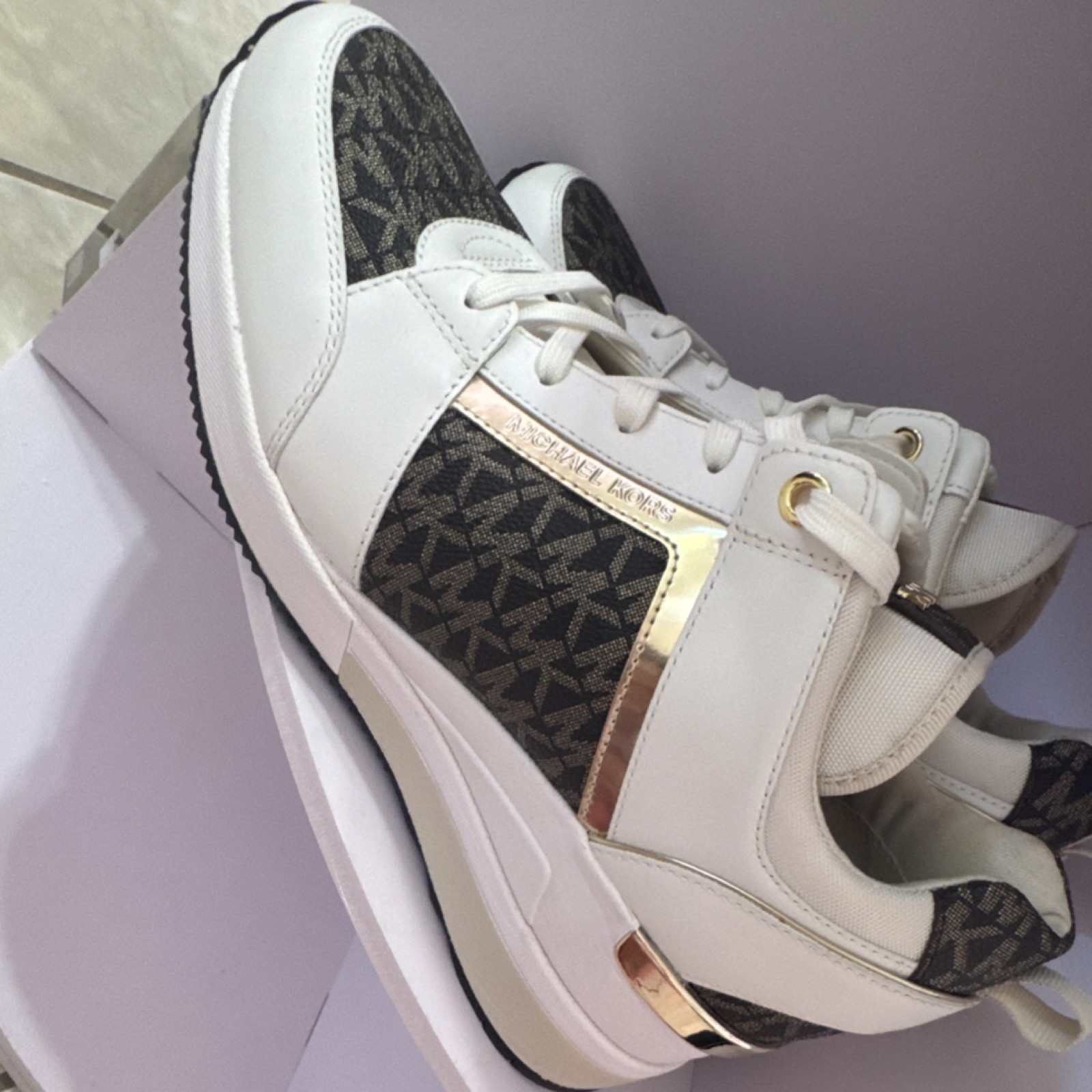 Michael Kors HJ21J White Brown Gold Logo Women’s Low Top Sneaker
