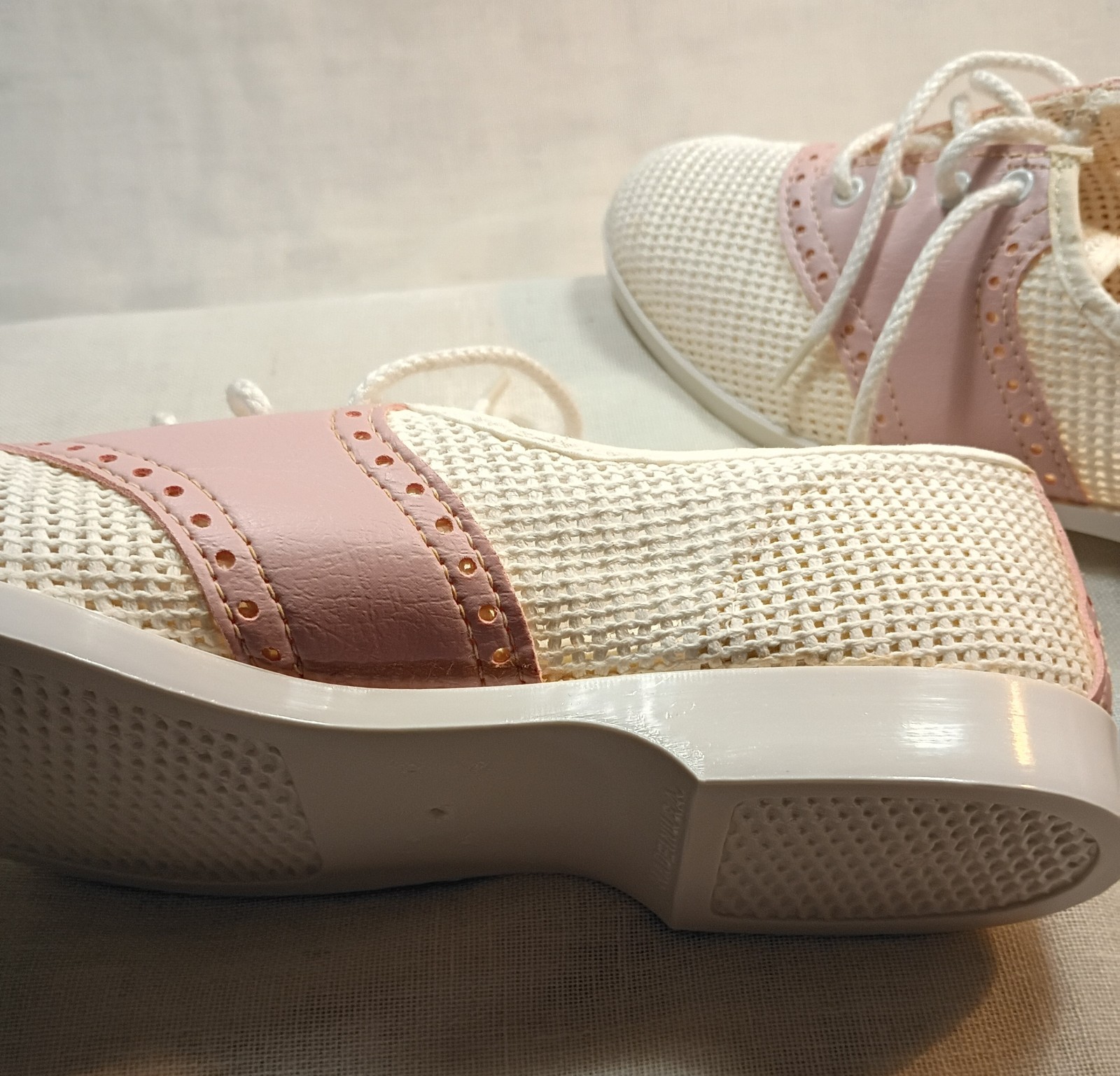 Modern Miss Rare 1930’s -1960’s Sporty Saddle Mesh Flat Shoe Women’s size 8.5