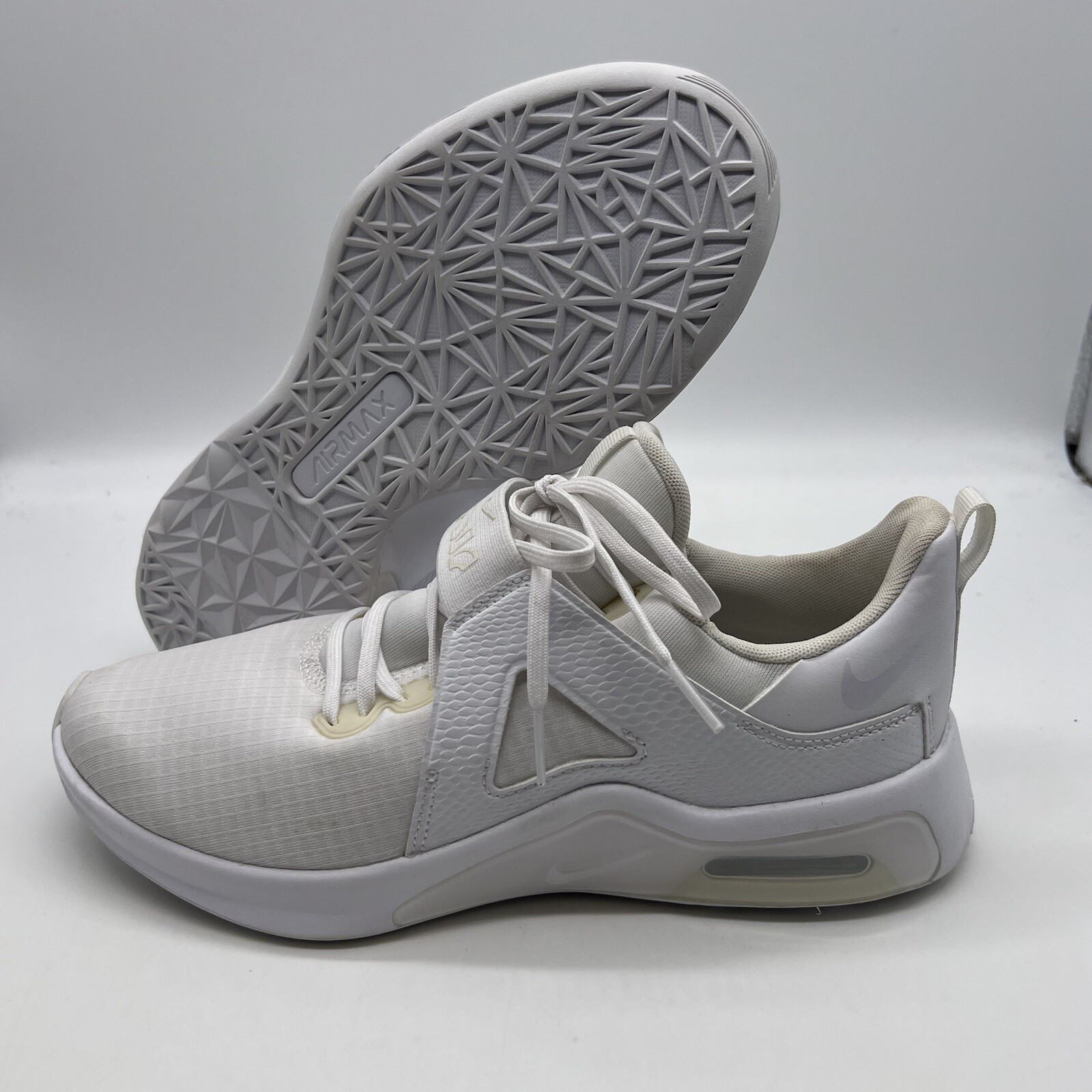 Nike Air Max Bella TR 5 Athletic Running Shoes DD9285-400 Women’s Size 9.5.