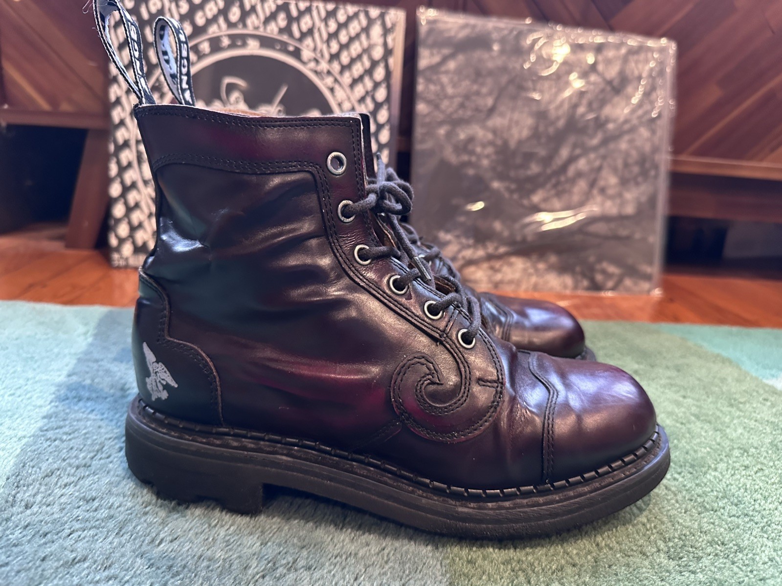 Fluevog VINTAGE Angels Derby Swirl 6-eye burgundy ankle boots (Poland) – US 7.5