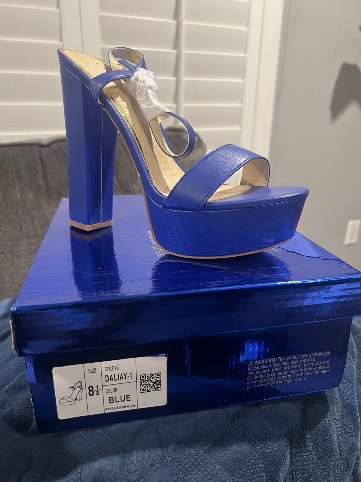Dollhouse Women’s 8.5 Blue Platform Open Toe Ankle Strap Block Heels Buckle