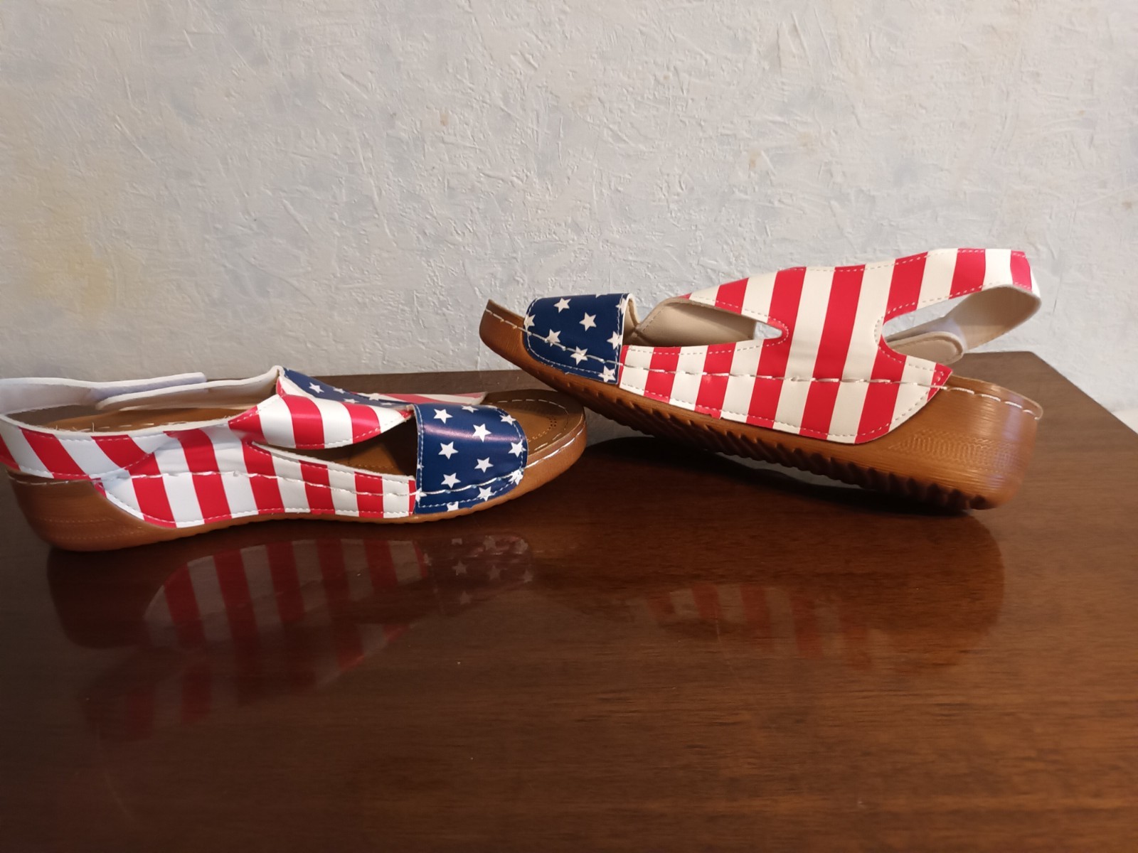 Women’s Open Toe Sandals color of the U.S. flag Sz 8,5 /UK 6,5 / EUR 40 NEW