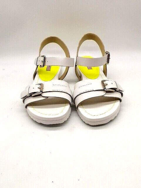 Isaac Mizrahi Womens Sandals Pamela White Leather Buckle Straps Flat Heel 9 NEW
