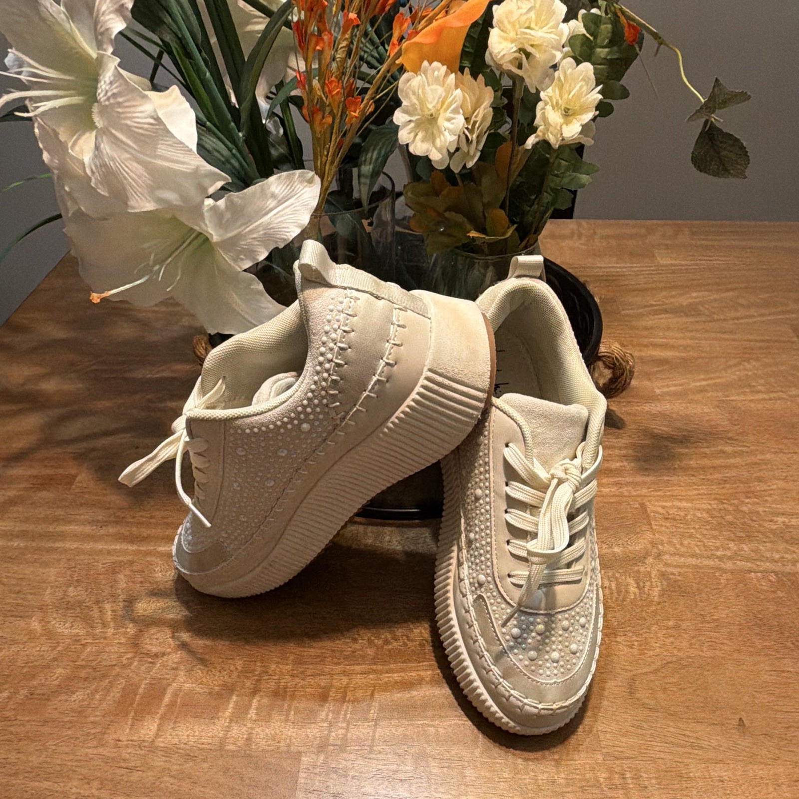 Nicole Miller Men’s Beige Leather Low-Top Lace-Up Sneakers w/ Pearl Studs