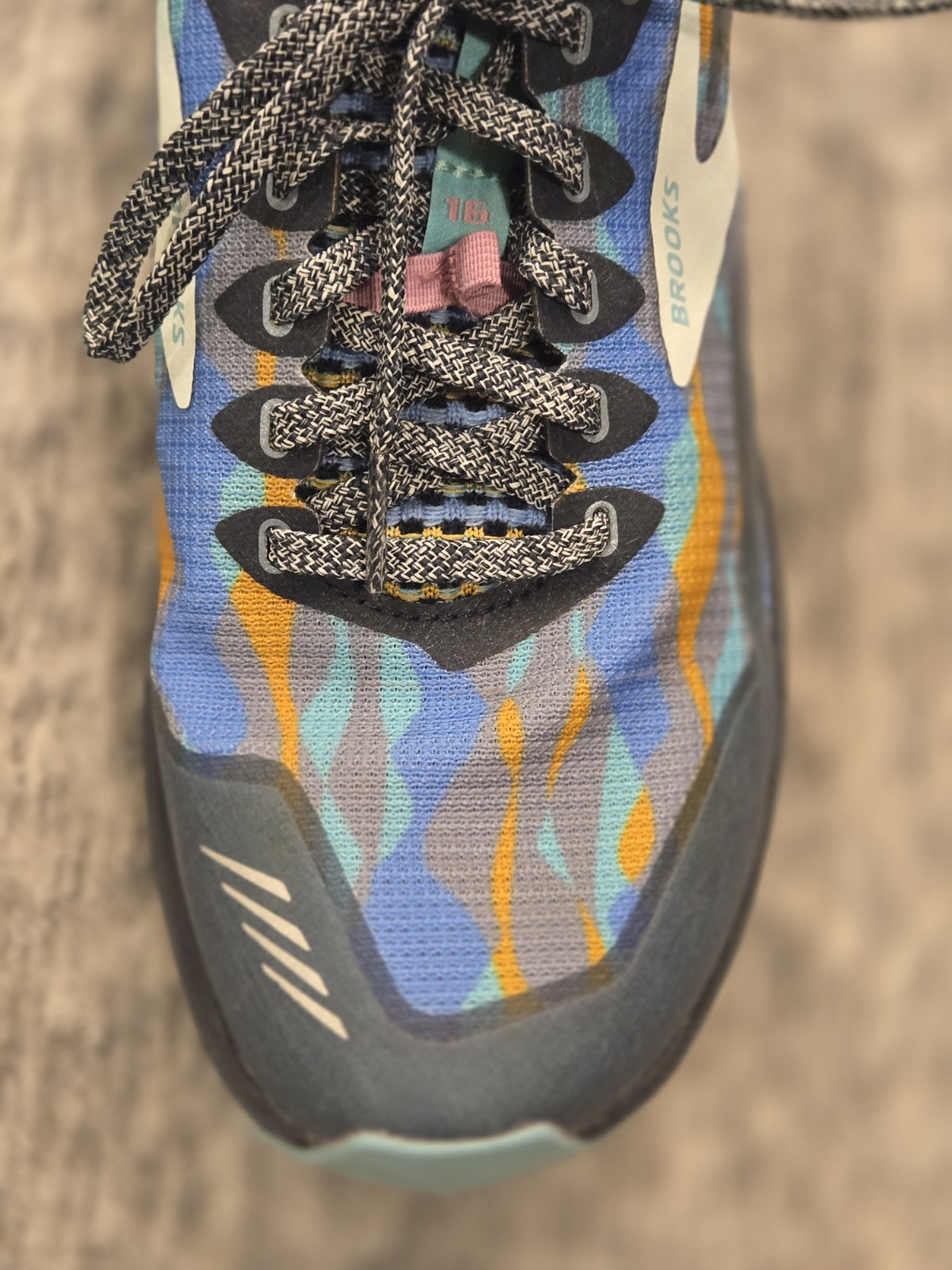 Brooks Cascadia 16 Trail Running Shoes Limited Edition Eclipse/Marina Womens 7.5