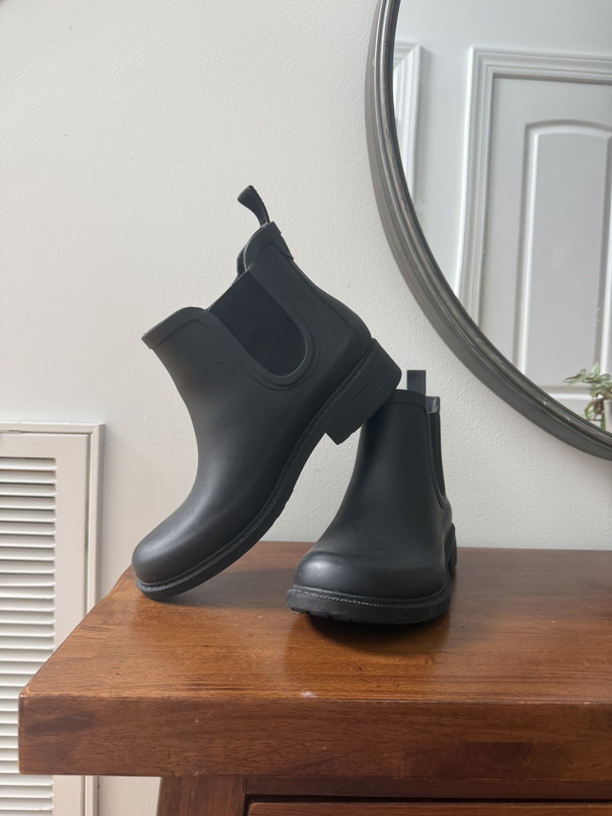 Madewell Black Rubber Chelsea Rain Boots Women’s 6 Waterproof Pull On Ankle.