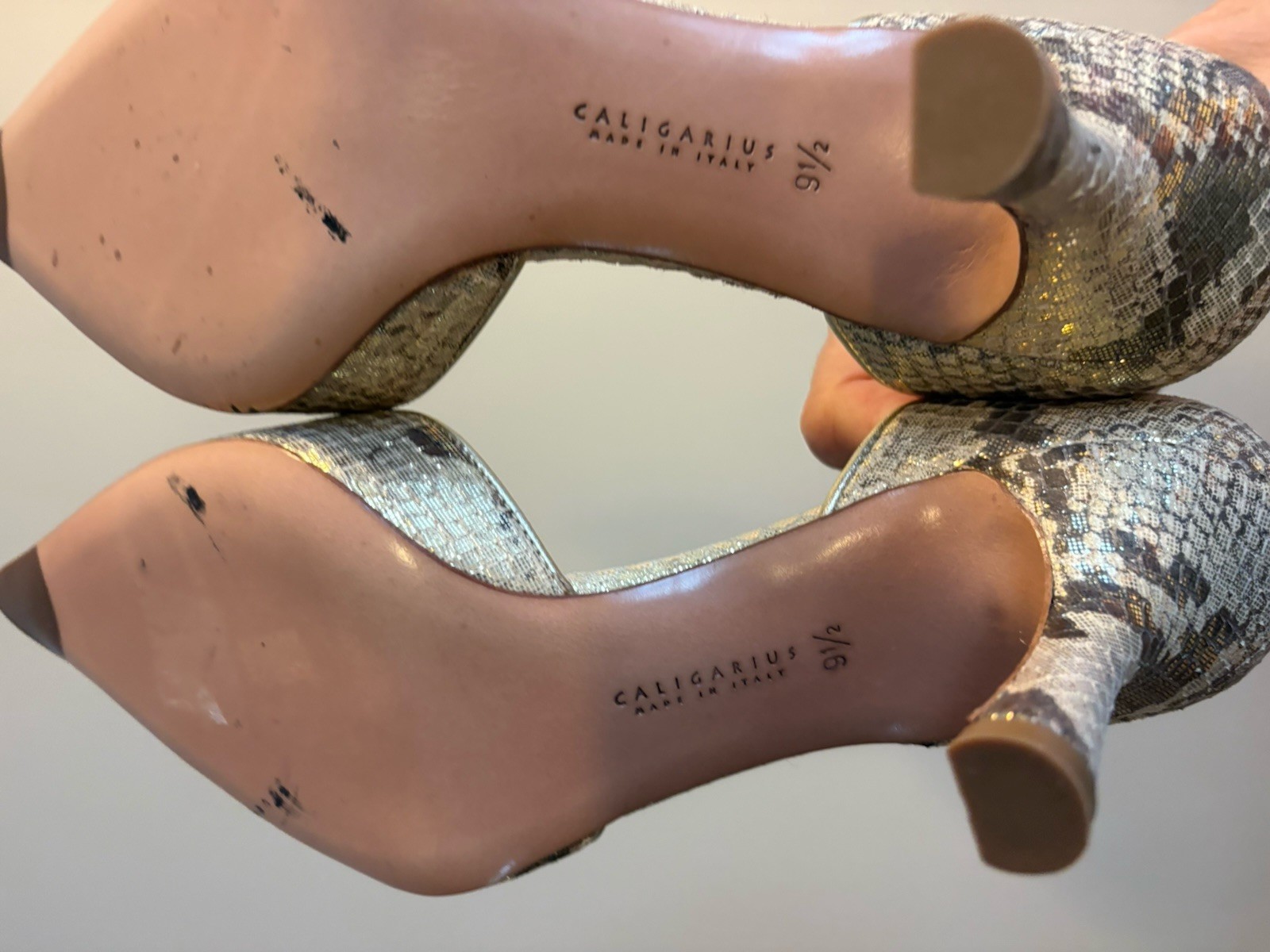 Caligarius Made In Italy Golden Faux Snake Texture Sz 8/9.5 Point Toe 3.25” Heel