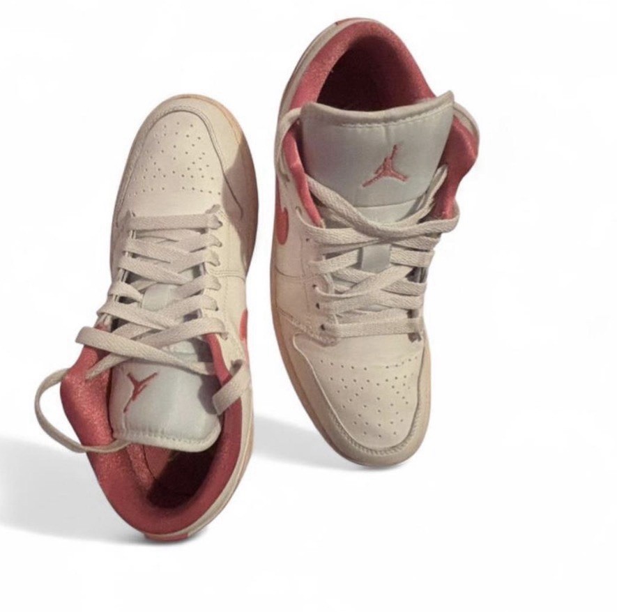 Jordan Air Jordan 1 Low women’s Sneaker Beige/Pink US 8.5 Leather Low Top