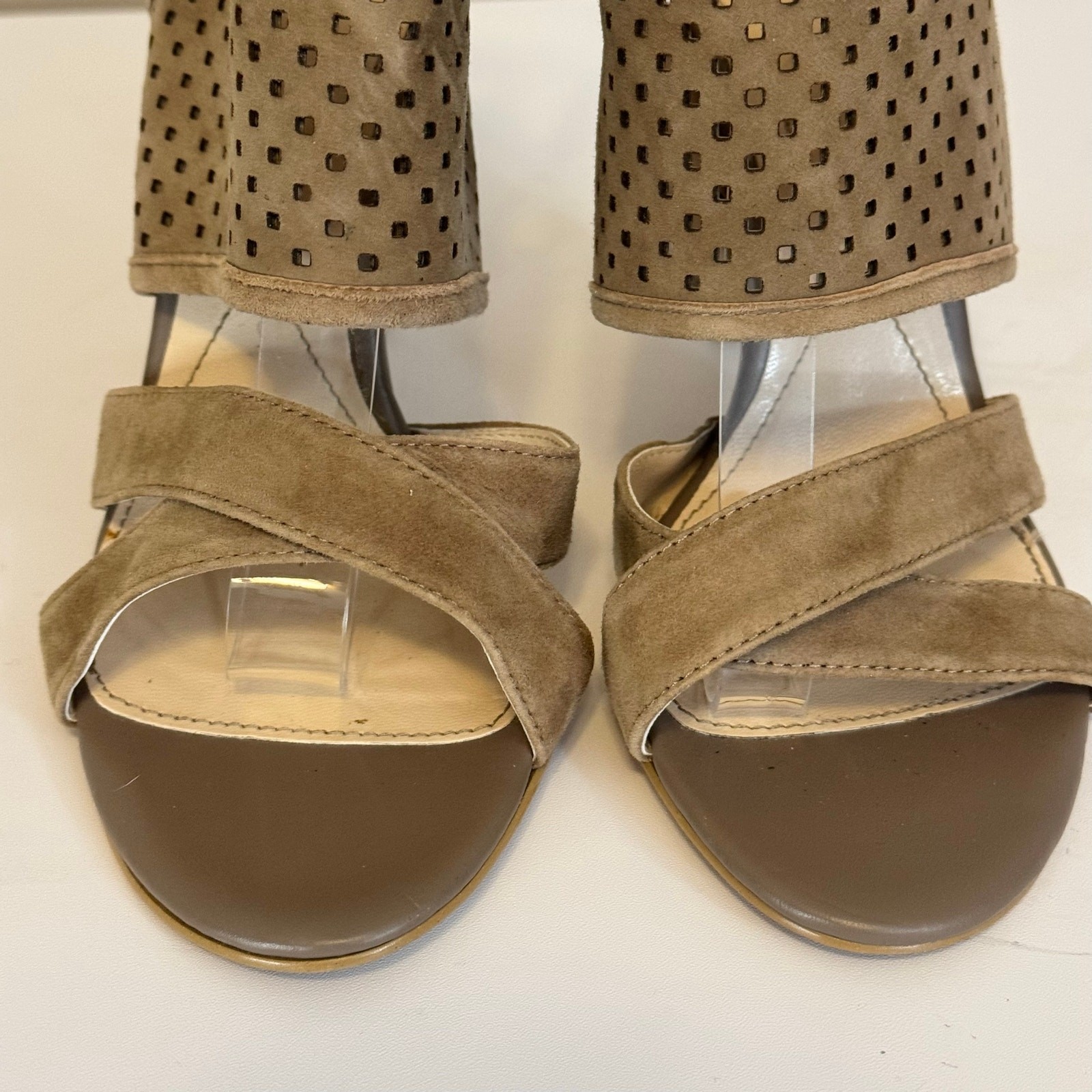 Isola Heels Size 8 Tan Boho Suede Casual Party Boho Summer Versatile Eveningwear