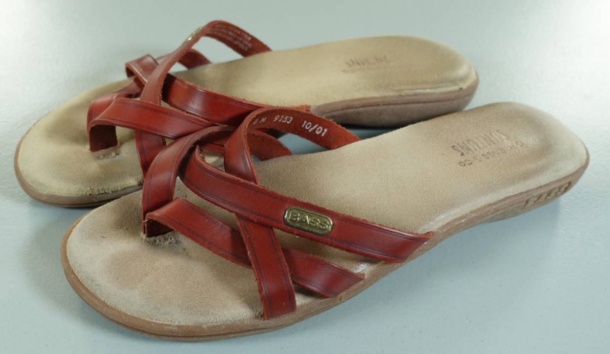 G.H. Bass & Co. Sandals Womens Size 8 Brown Leather Wedge Slide Strappy Sunjuns