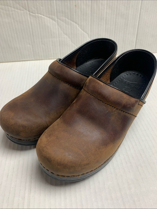 Dansko Professional Oiler Leather Comfort Clogs Distressed Brown Size 38/8