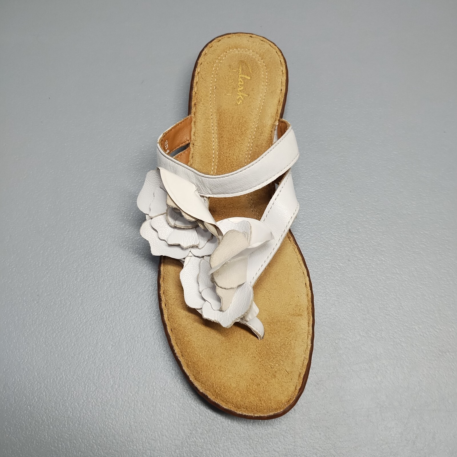Clarks Artisan Brisk Dahlia Flip Flops Women 9M Tan White Floral Leather Slip On