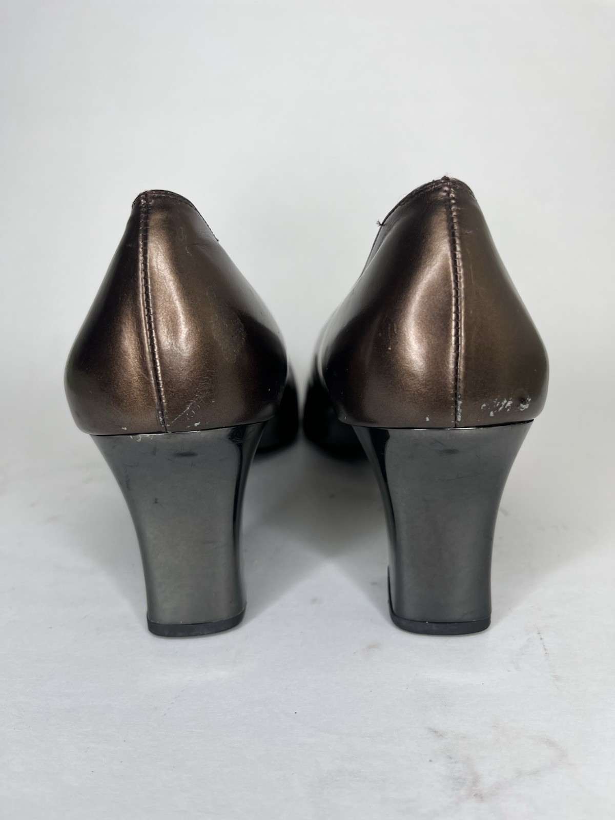 Salvatore Ferragamo Bronze Patent Leather Pumps Heels Women’s Sz 9 4A US/39.5EU