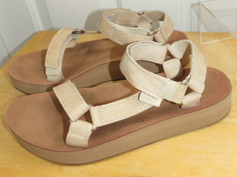 Teva Women’s Size 9 Midform Universal Grooveline Sandals in Birch 1134370