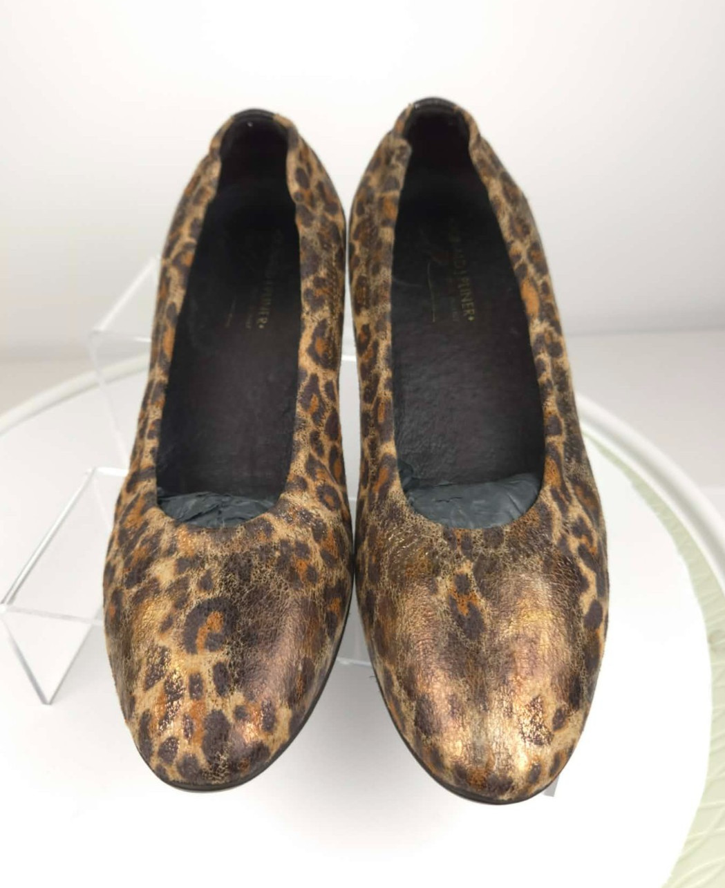 Donald J Pliner HYWEI Leopard Metallic Flats 9M Italy Display Model Box