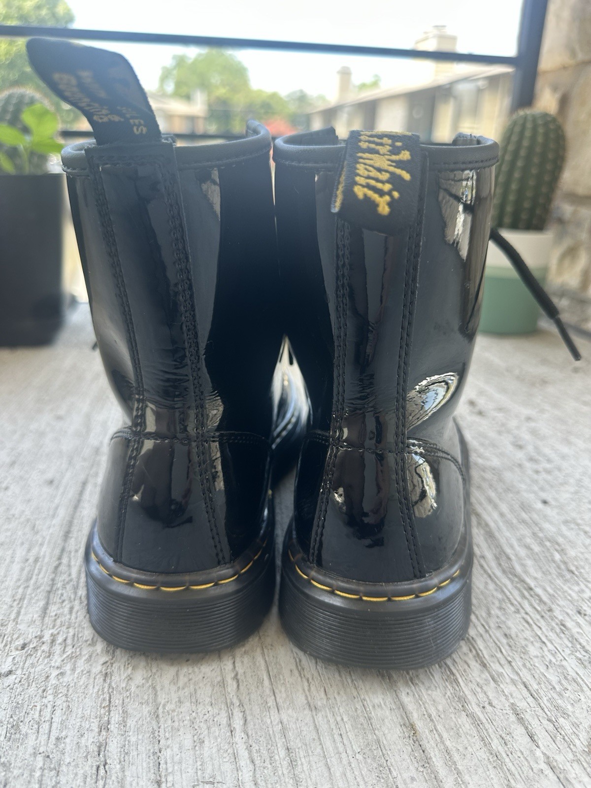 Dr. Martens Zavala Black Patent Leather Boots Women’s US 7 Lace Up Combat