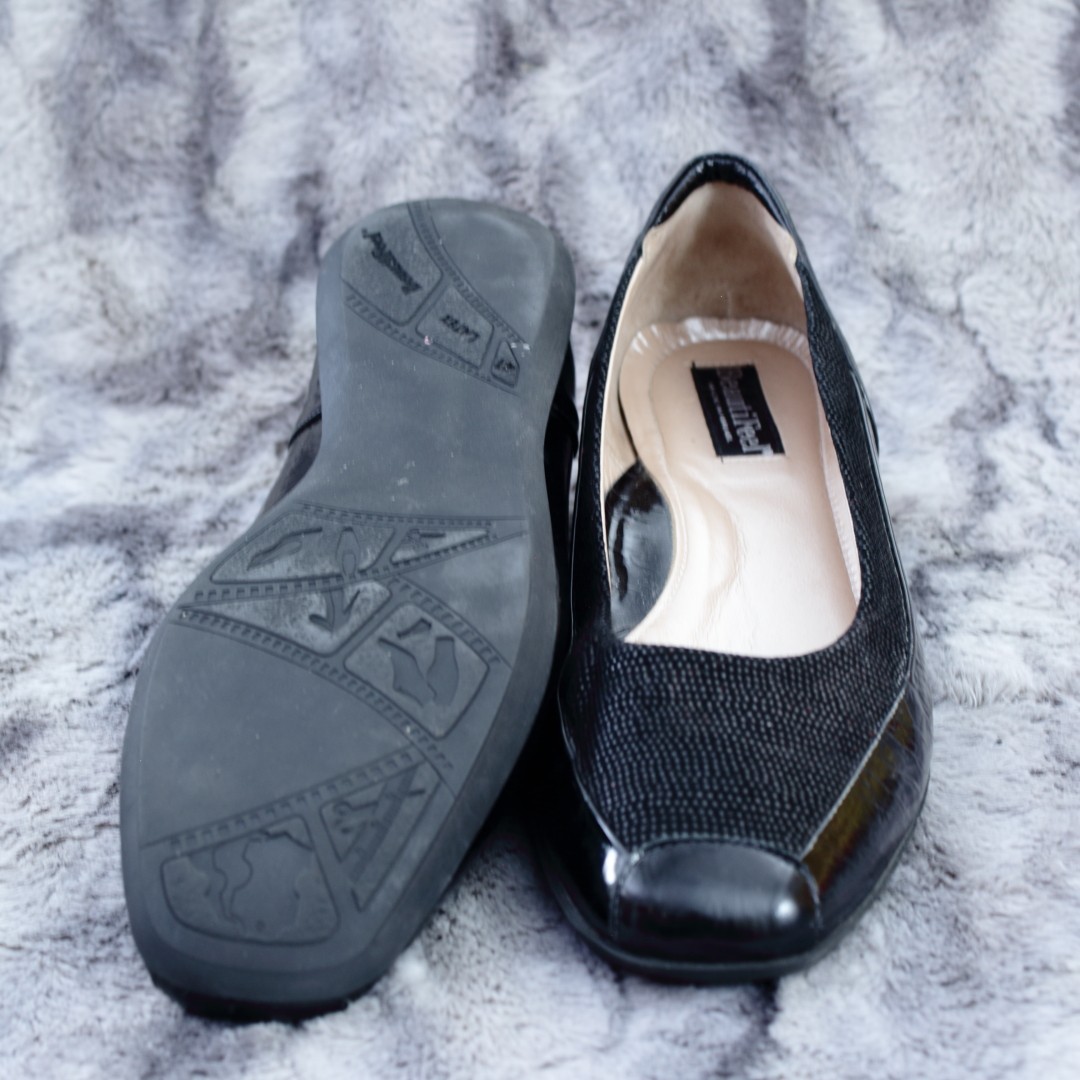BEAUTIFEEL Black Leather Comfort Flats Women’s Shoes Size EU 41 / US 10, 10.5