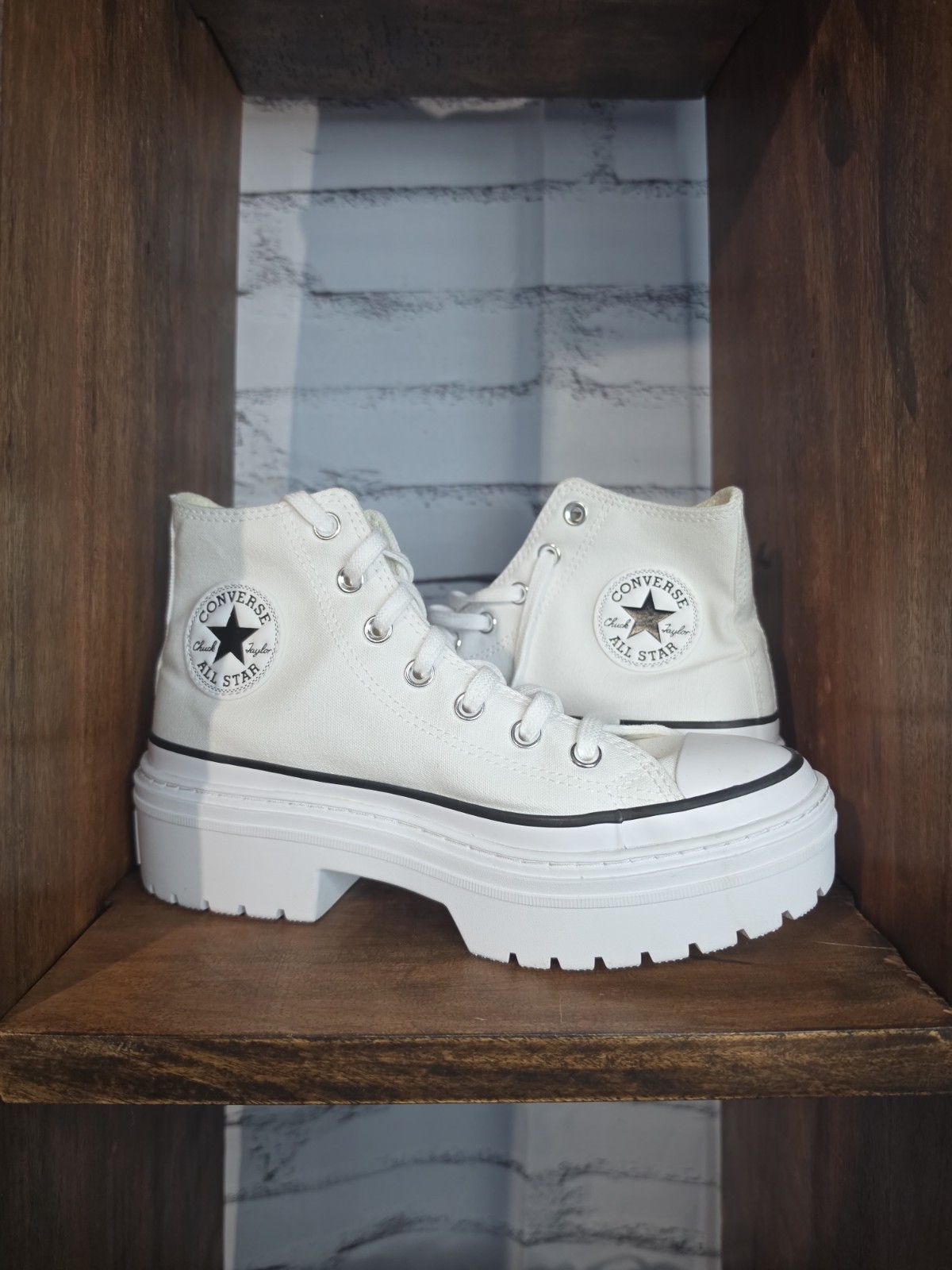 Converse Chuck Taylor All Star Lugged High Platform Women’s 7.5 White