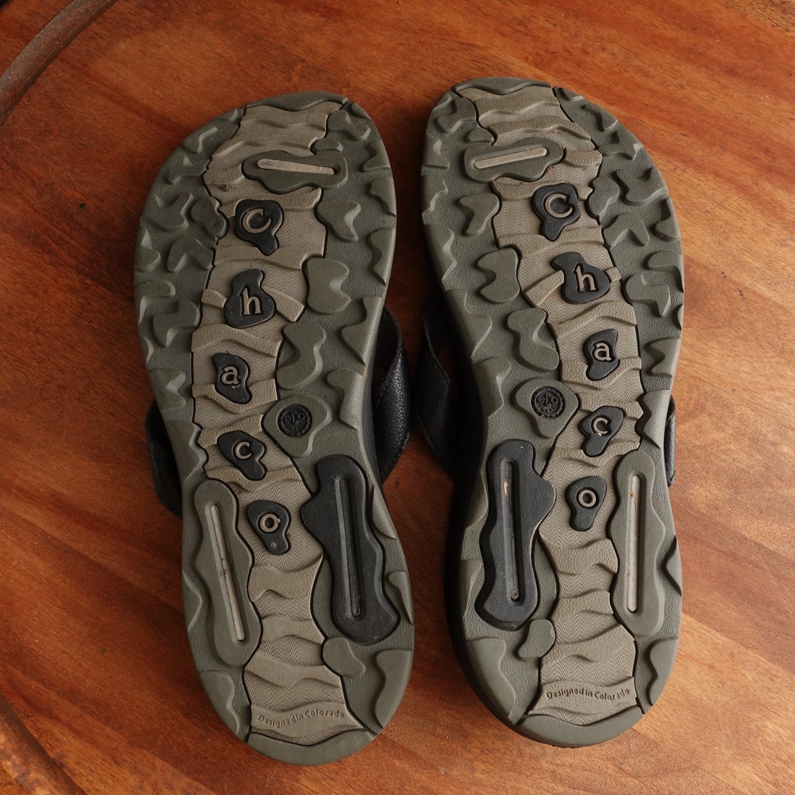 Chaco Sandals Womens Size 9 BLK Thong Outdoor Beach Coastal Pool Hiking Shoes