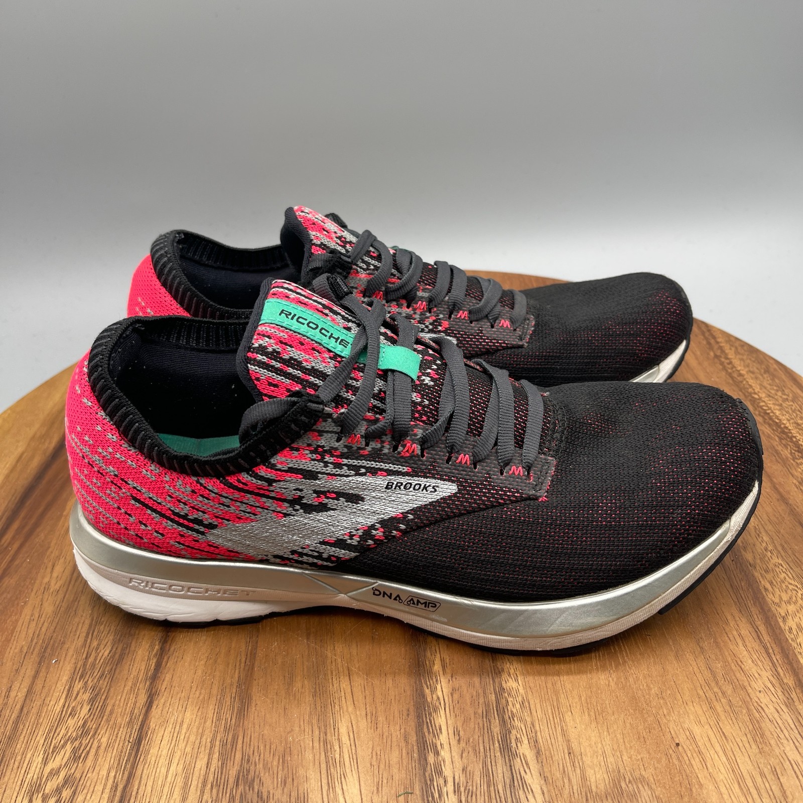 Brooks Ricochet Shoes Womens 8.5 B Black/Pink Running Comfort Walking Sneakers