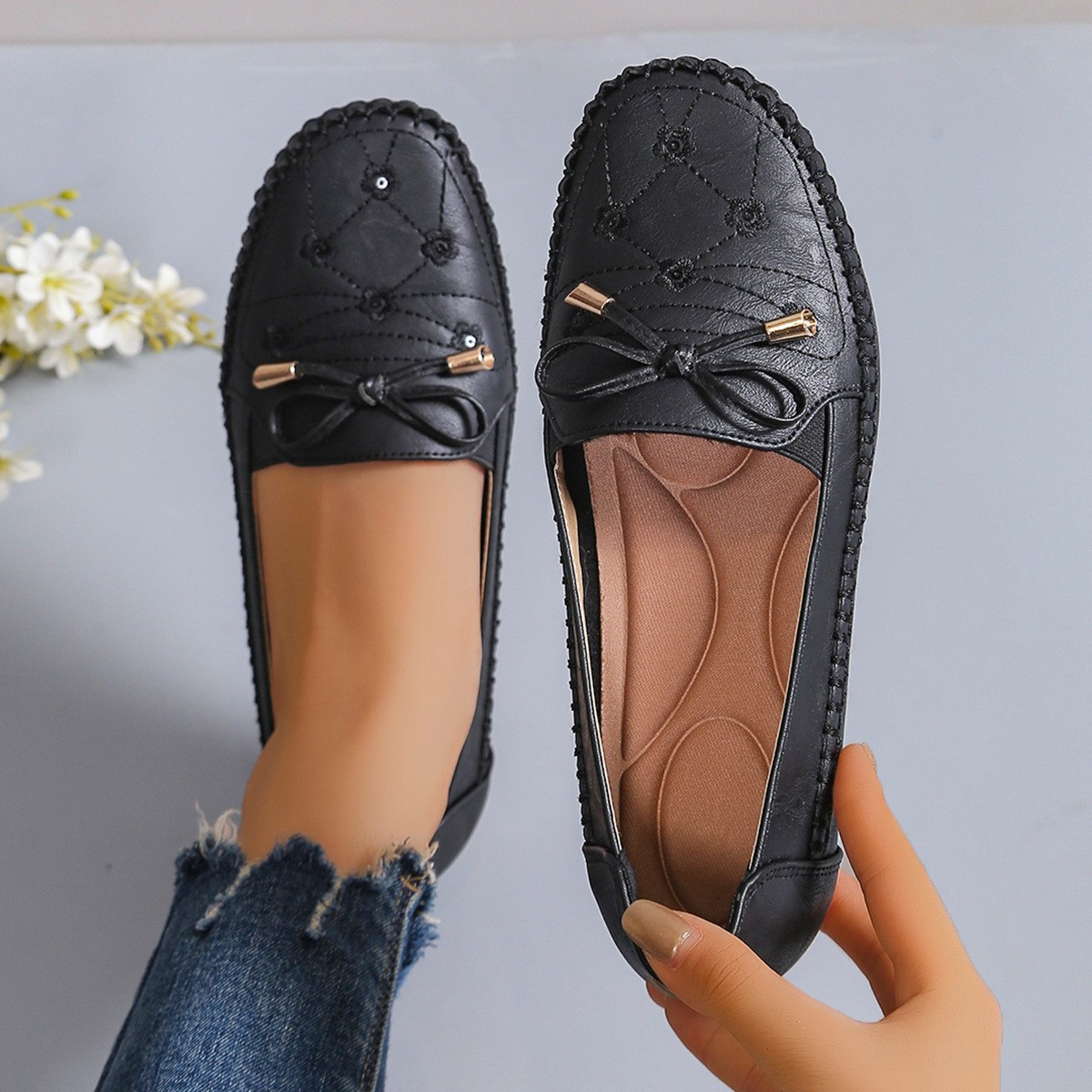 Womens Bow Accent Loafers Slip-On Casual Flat Driving Shoes for Daily Wear