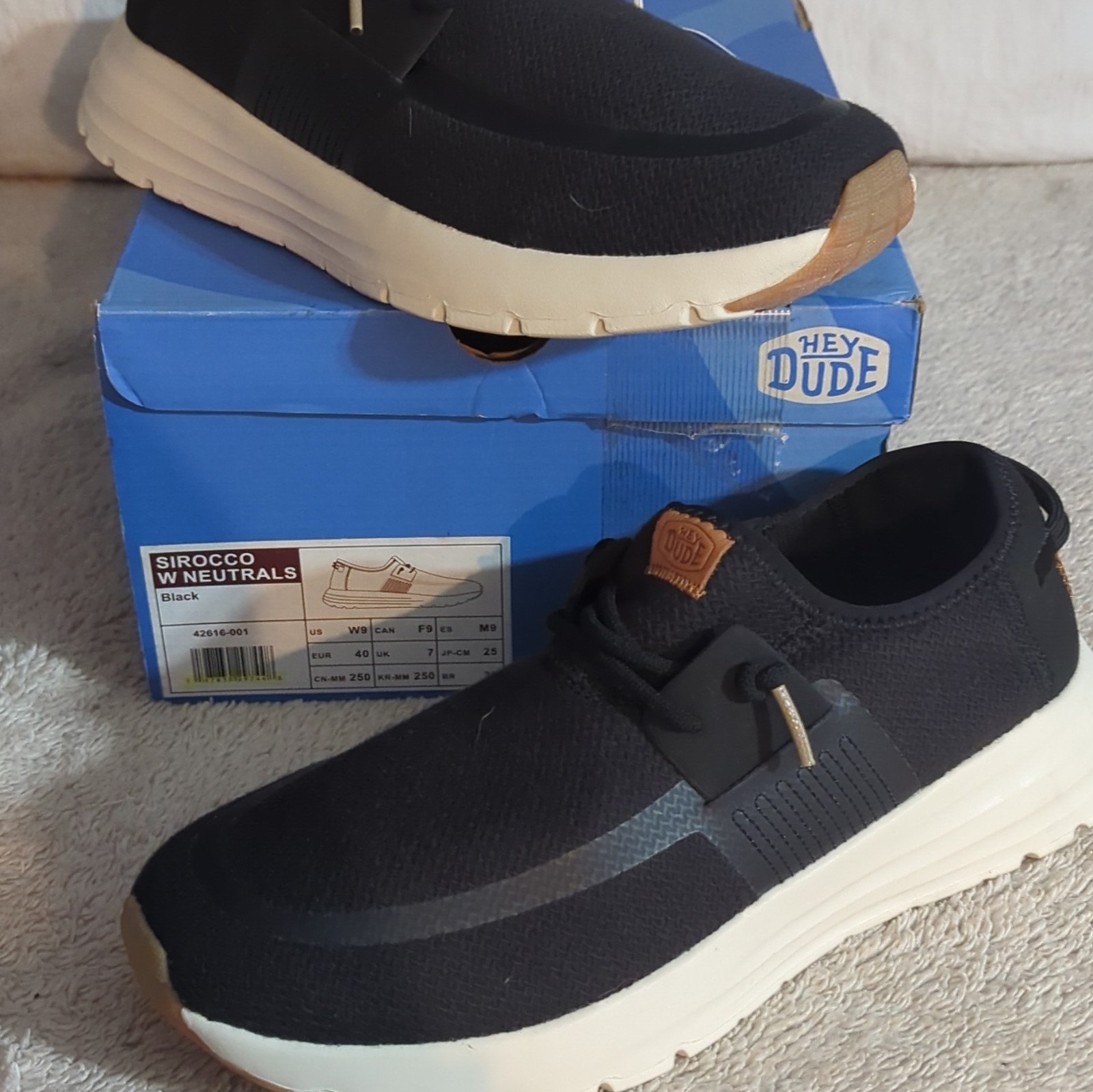 Hey Dude Sirocco W Neutrals Women’s Size 9 Black/White Knit Lace-Up Sneaker