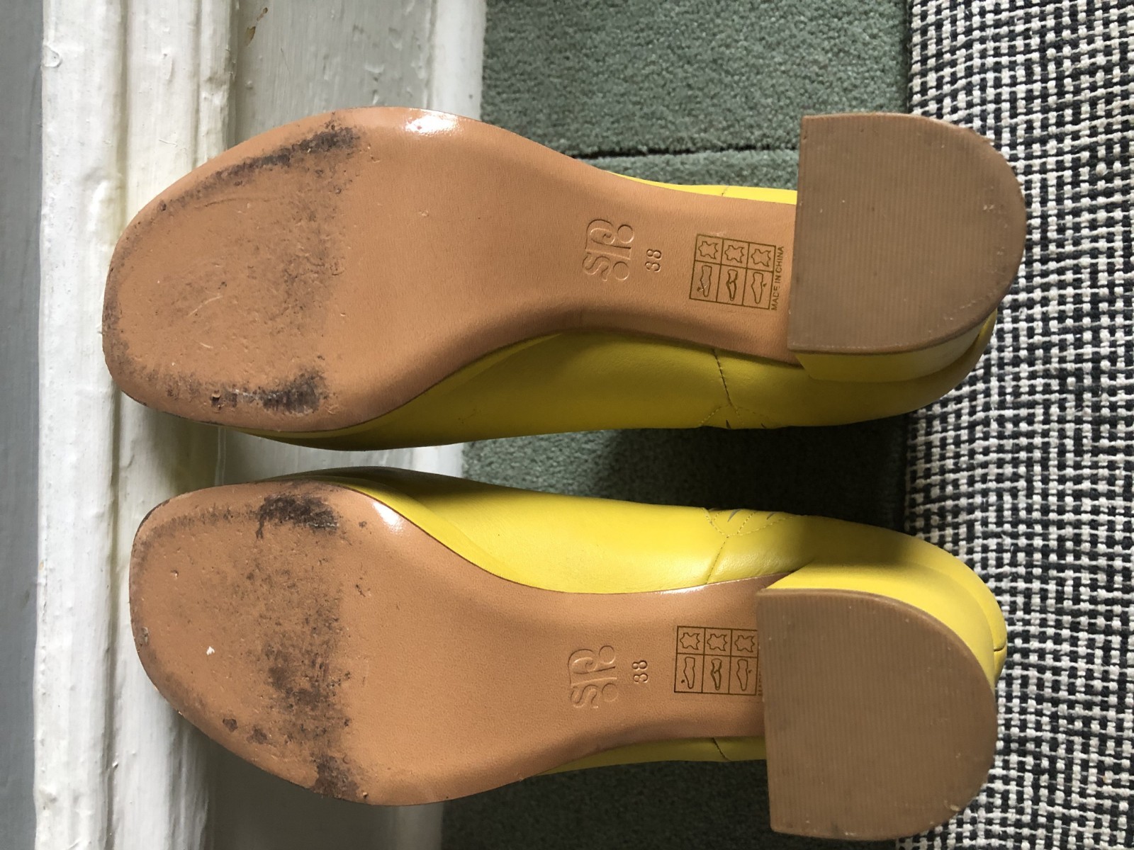 Samantha Pleet Chelsea Boots size 38, yellow