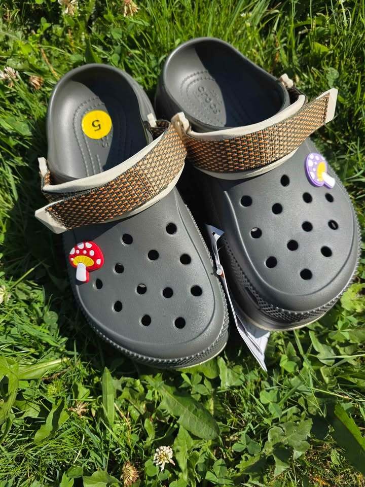 Crocs All-Terrain Platform Clogs Size 5M or 7W with Mushroom Jibbitz