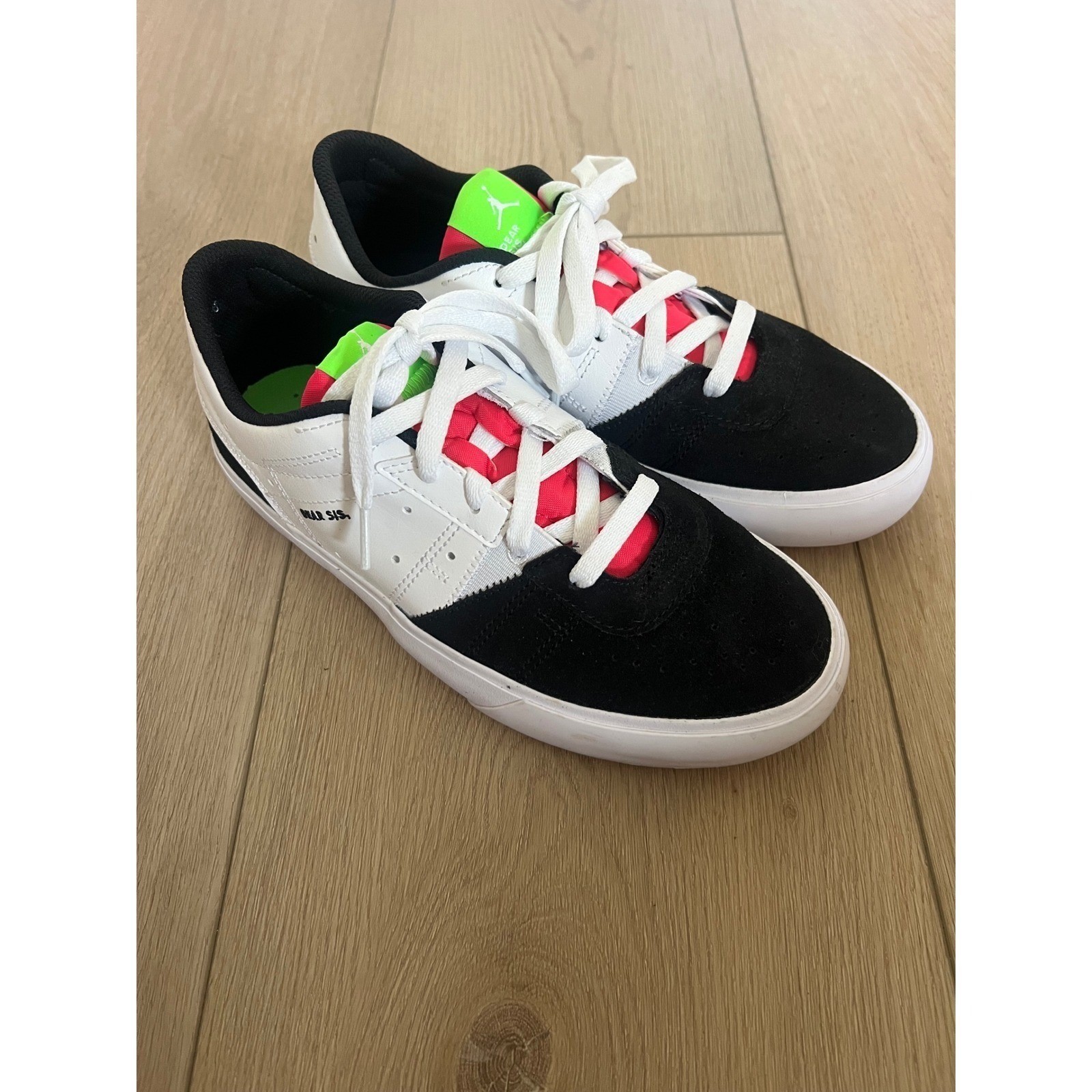 Jordan Series .05 NWOB White/Black/Green Strike-Prime Pink Women’s 8,5